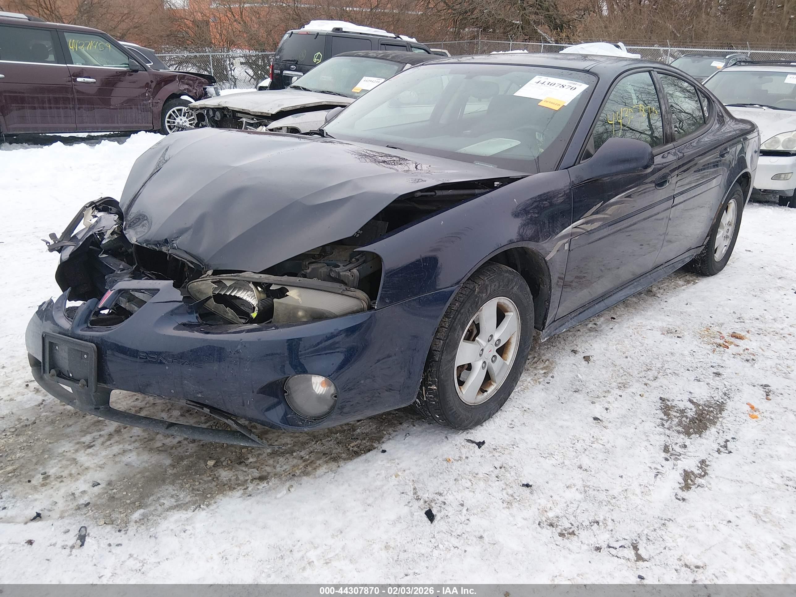 PONTIAC GRAND image 2
