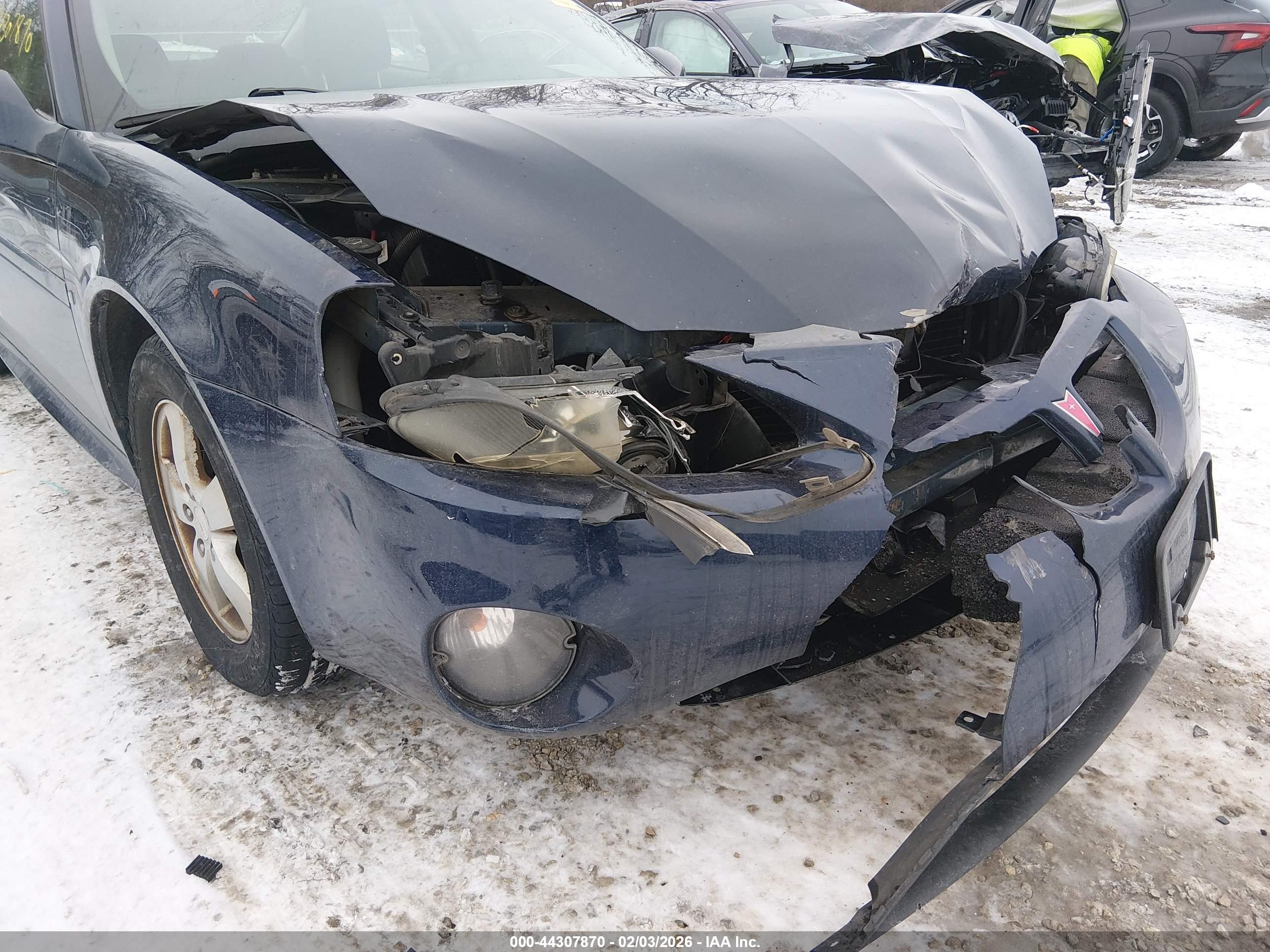 PONTIAC GRAND image 6