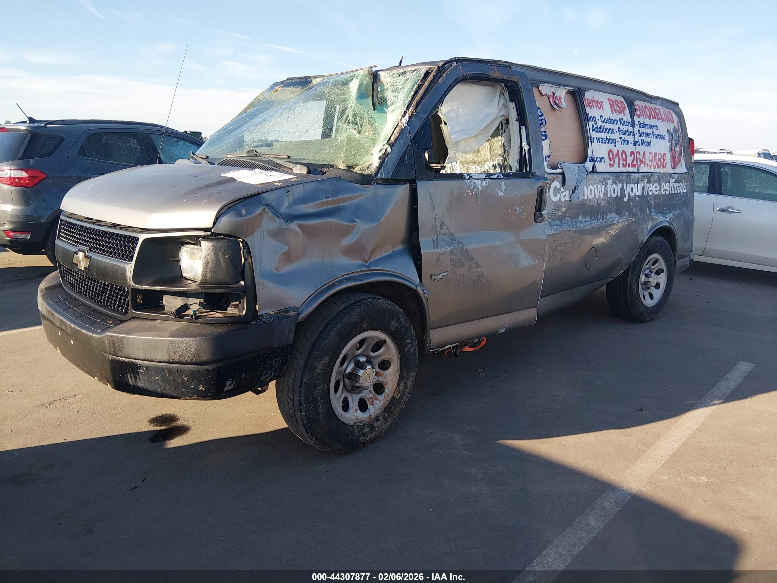 CHEVROLET EXPRESS image 2