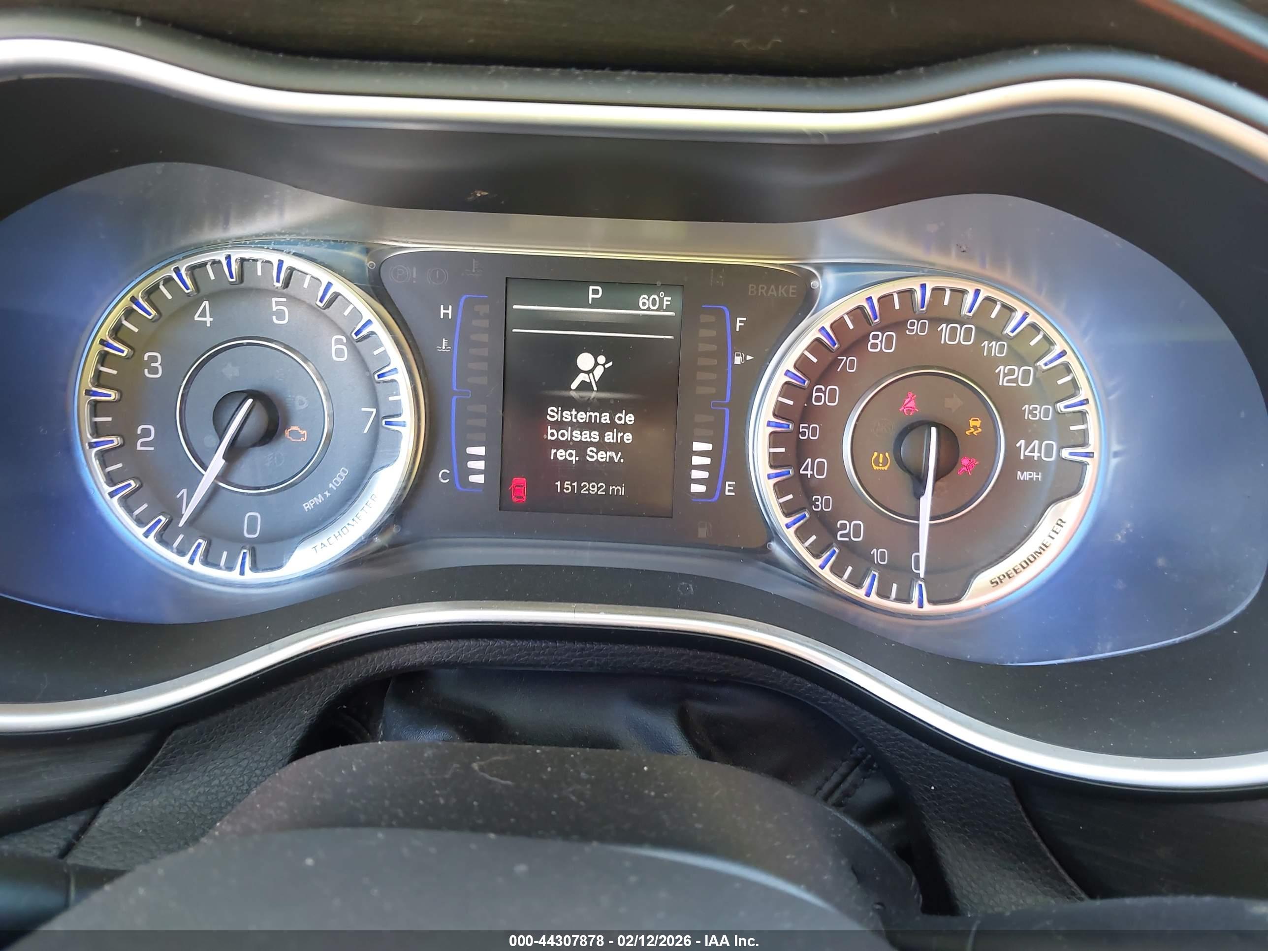 CHRYSLER 200 image 7