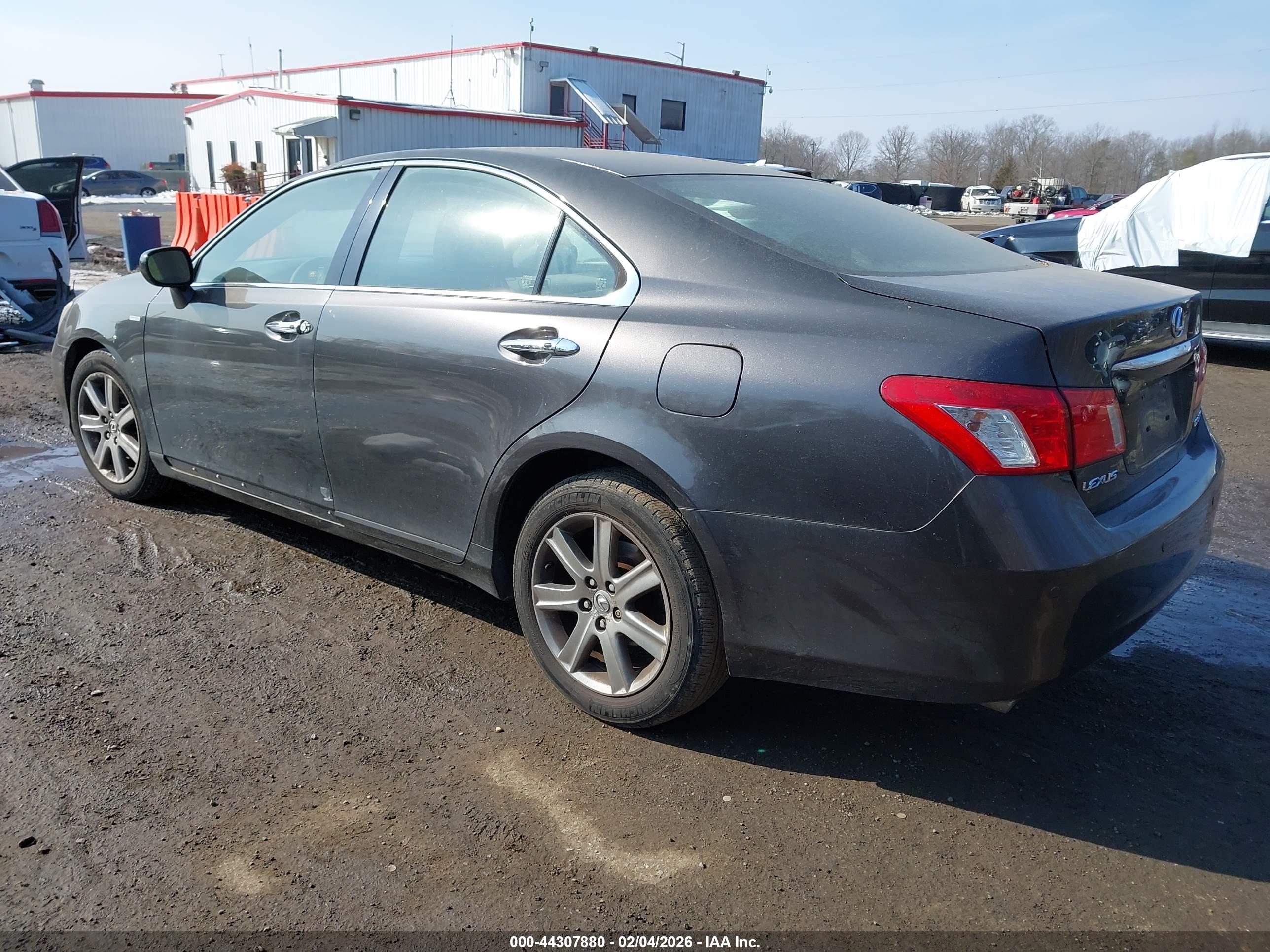 LEXUS ES image 3