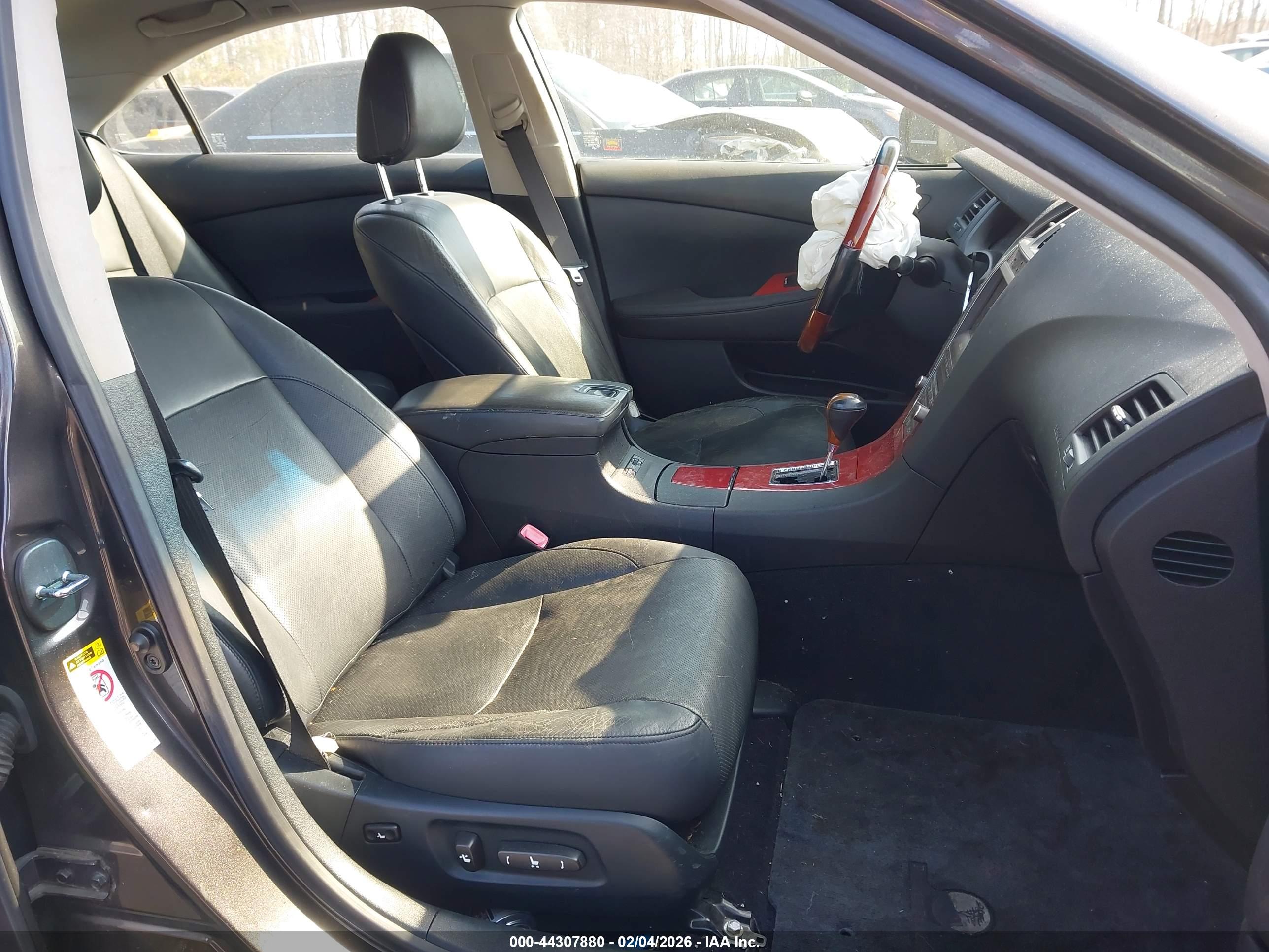 LEXUS ES image 5