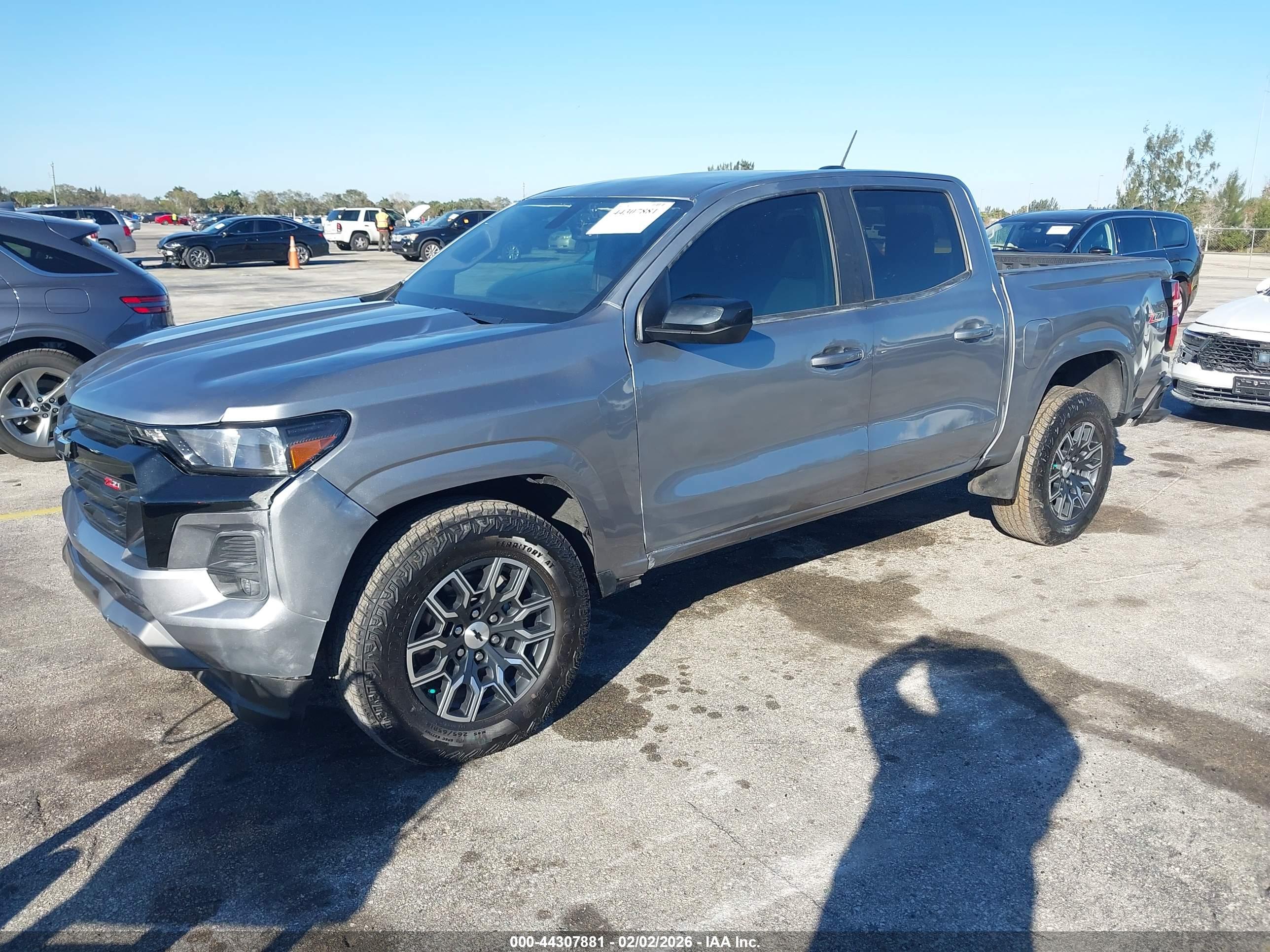 CHEVROLET COLORADO image 2