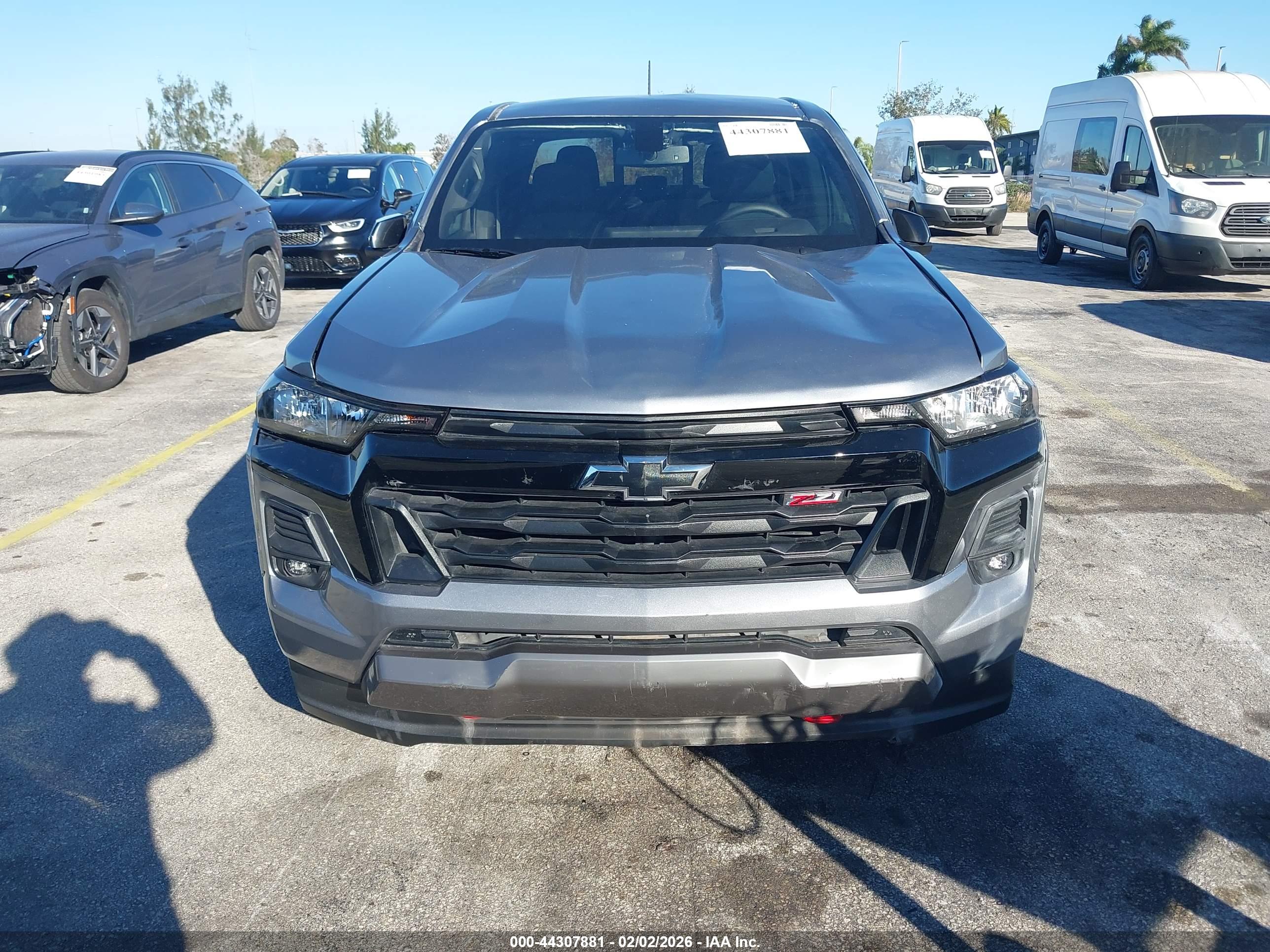 CHEVROLET COLORADO image 6