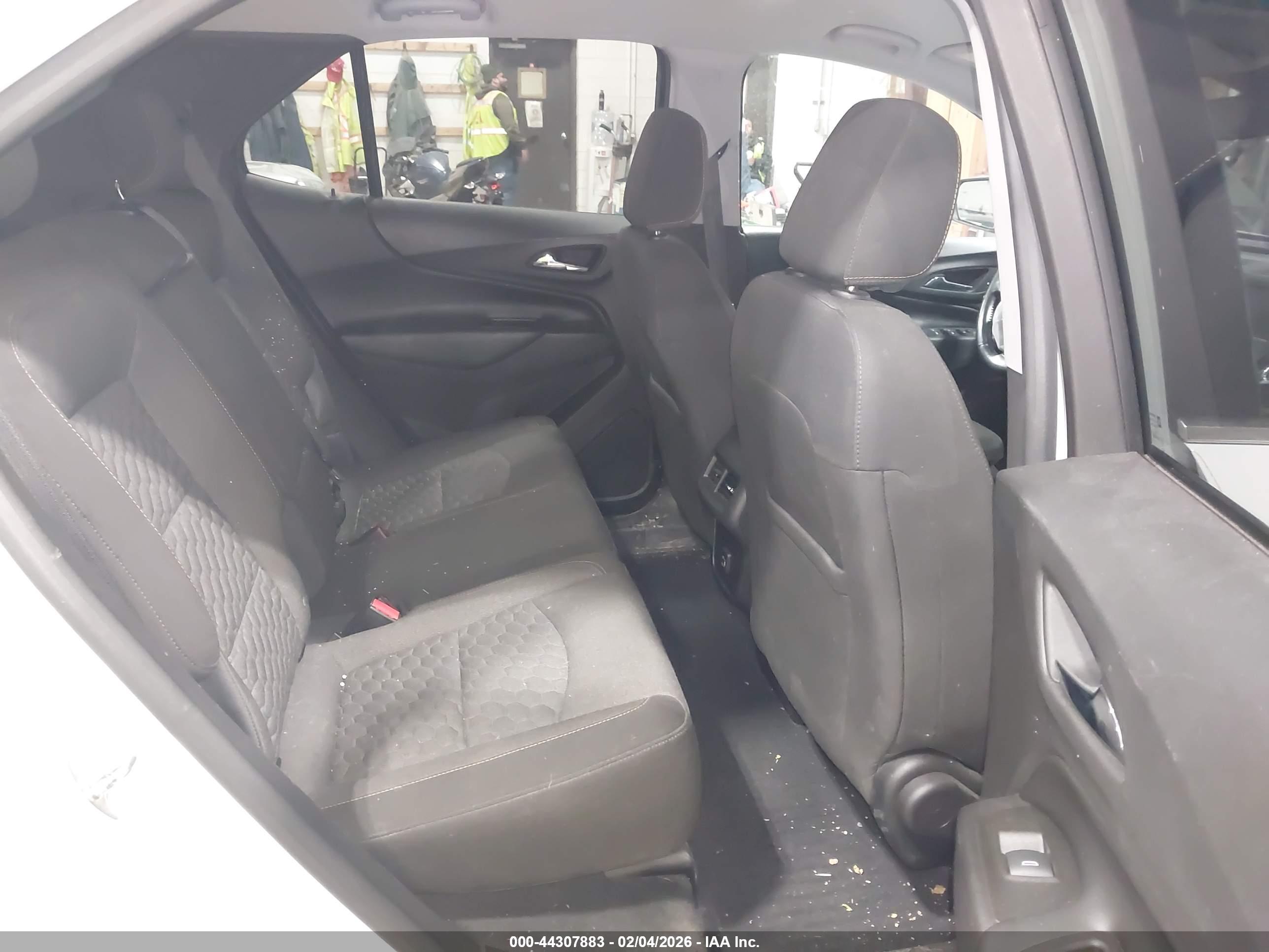 CHEVROLET EQUINOX image 8