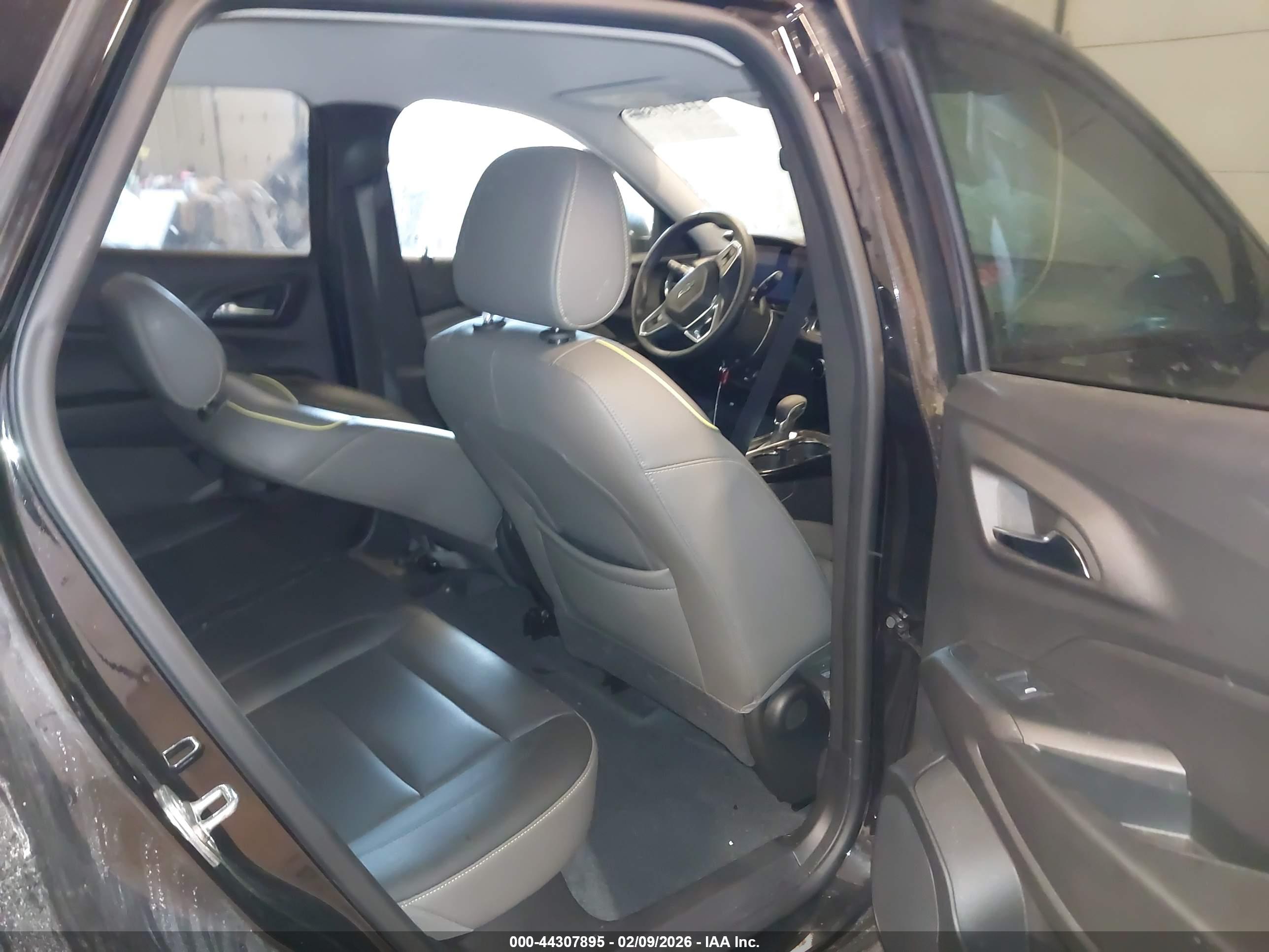 CHEVROLET TRAX image 8