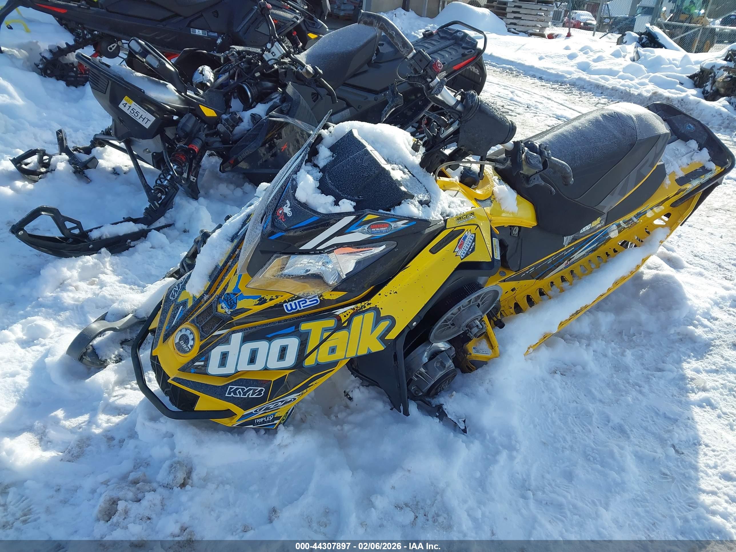 SKI-DOO MXZ image 2