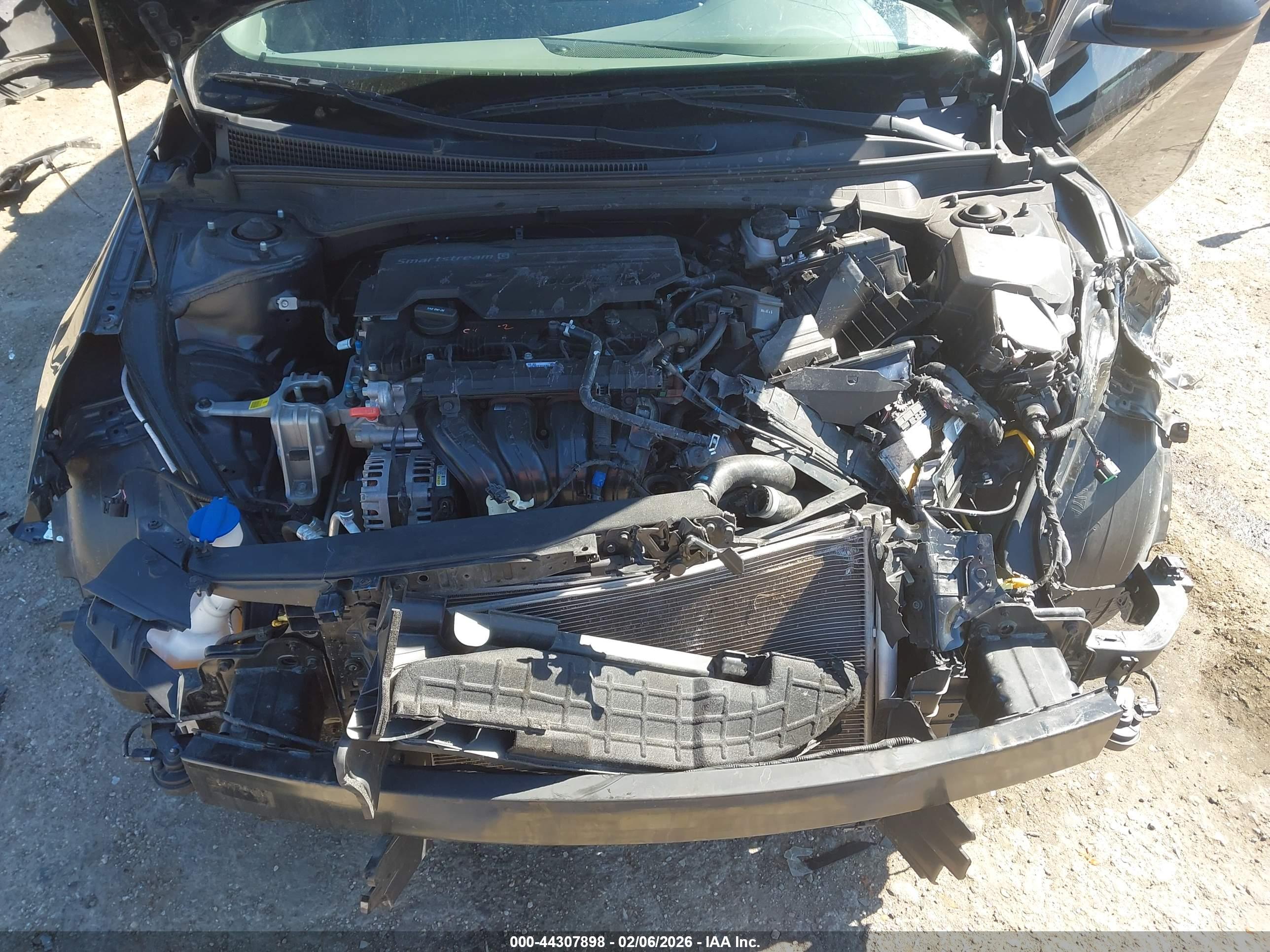 HYUNDAI ELANTRA image 10