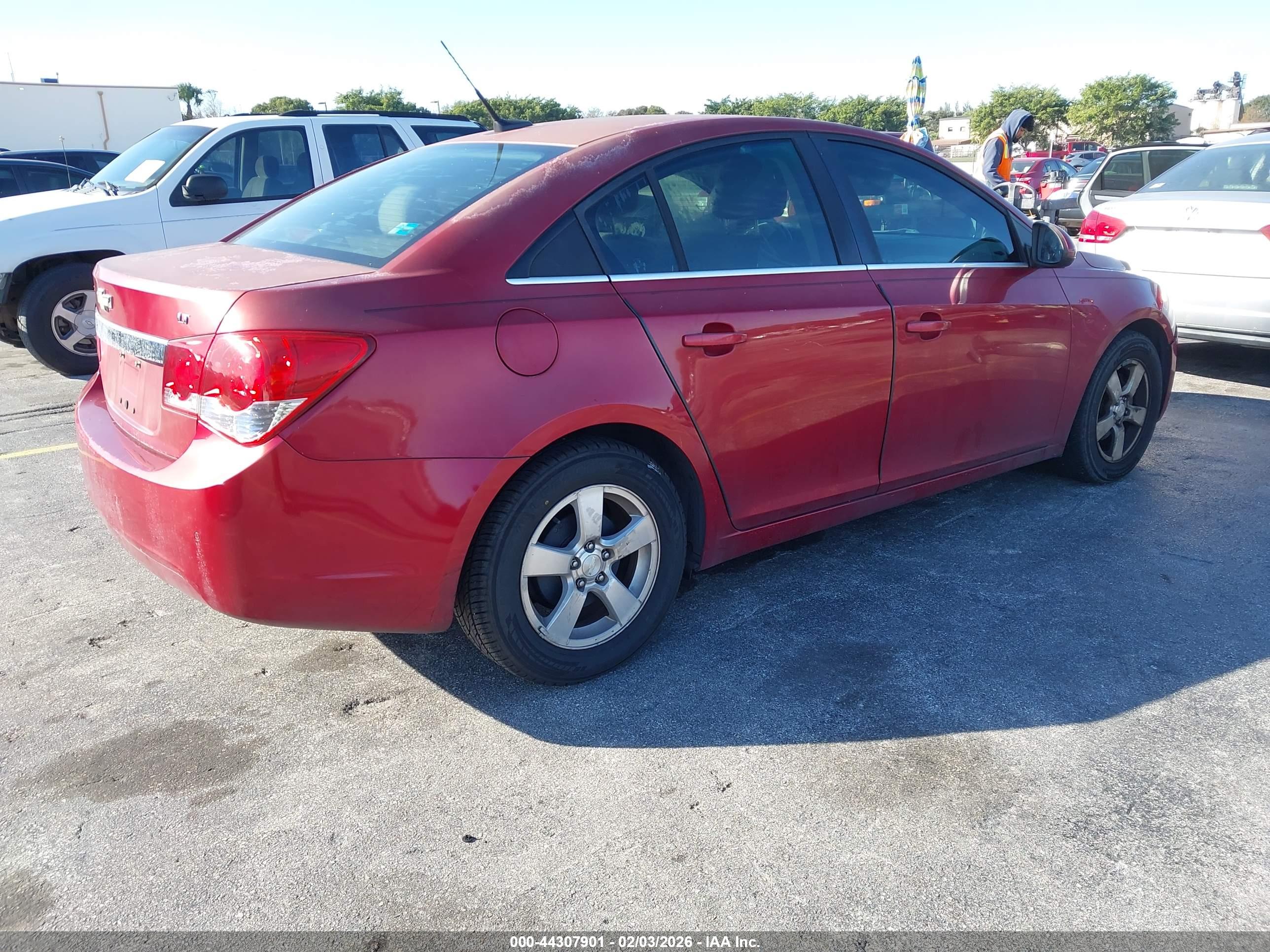 CHEVROLET CRUZE image 4