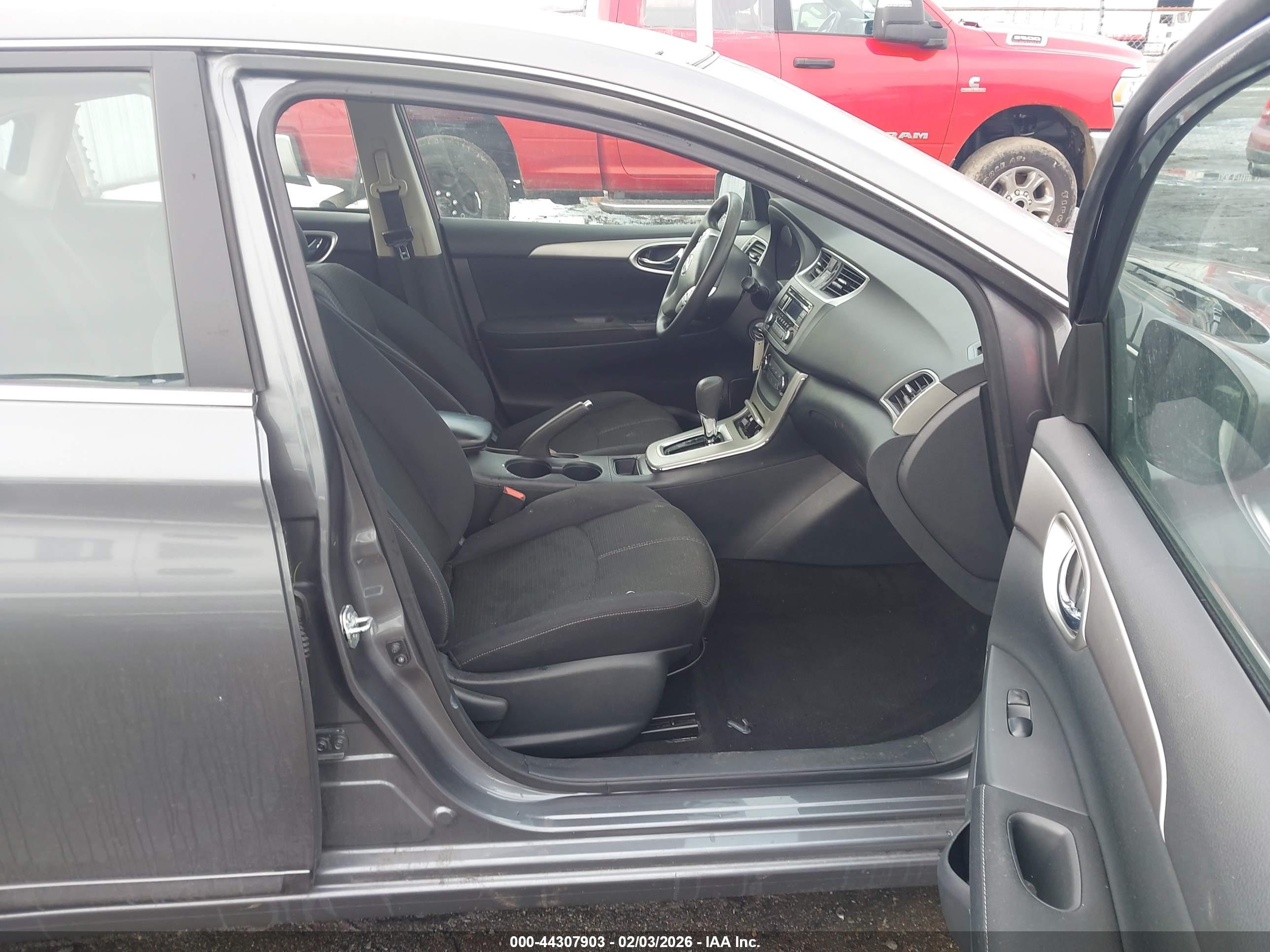 NISSAN SENTRA image 5