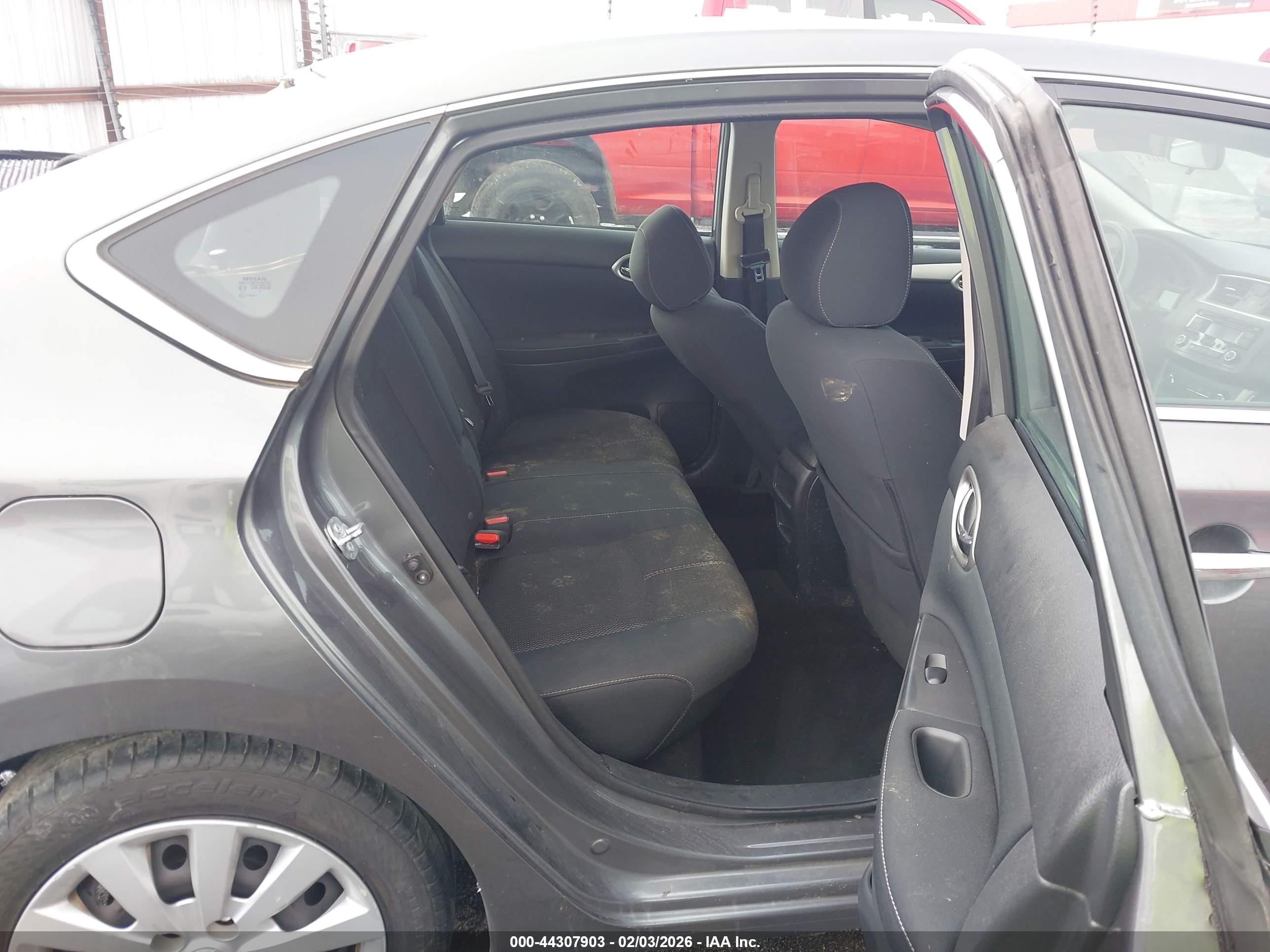 NISSAN SENTRA image 8
