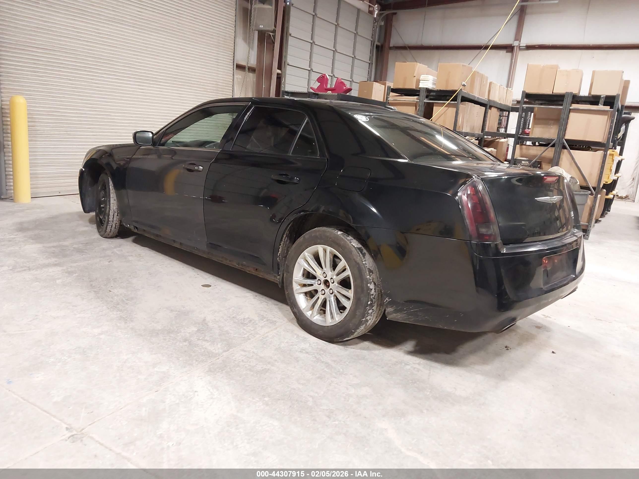 CHRYSLER 300 image 3