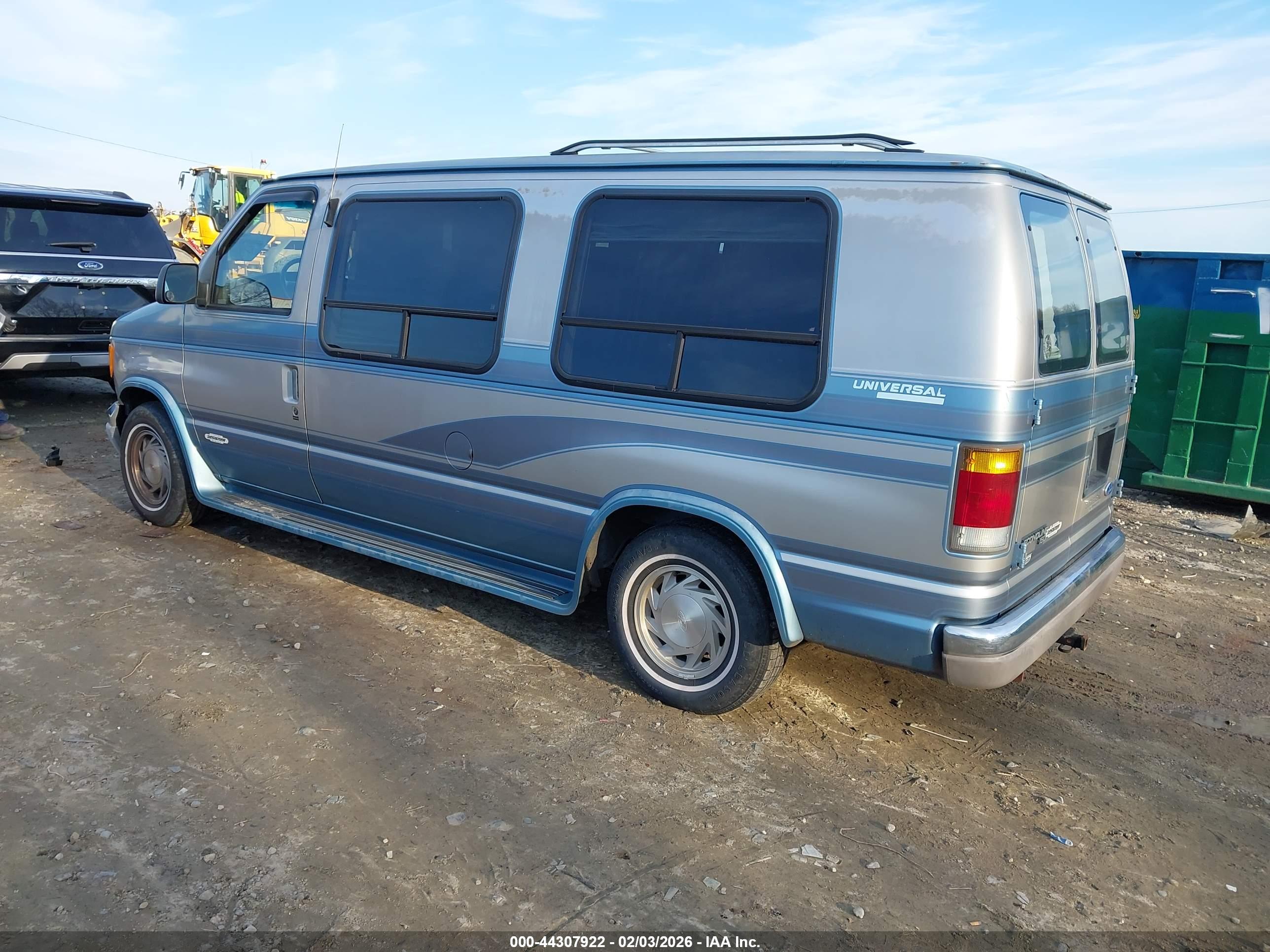 FORD ECONOLINE image 3