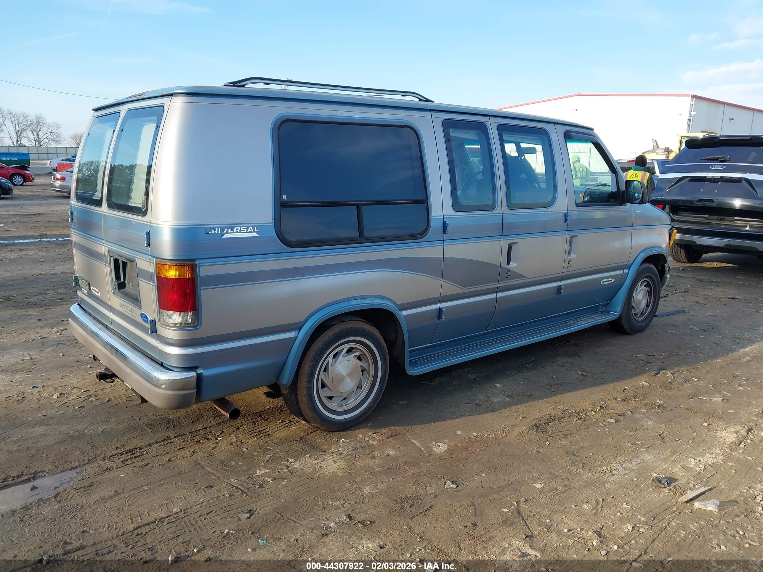 FORD ECONOLINE image 4
