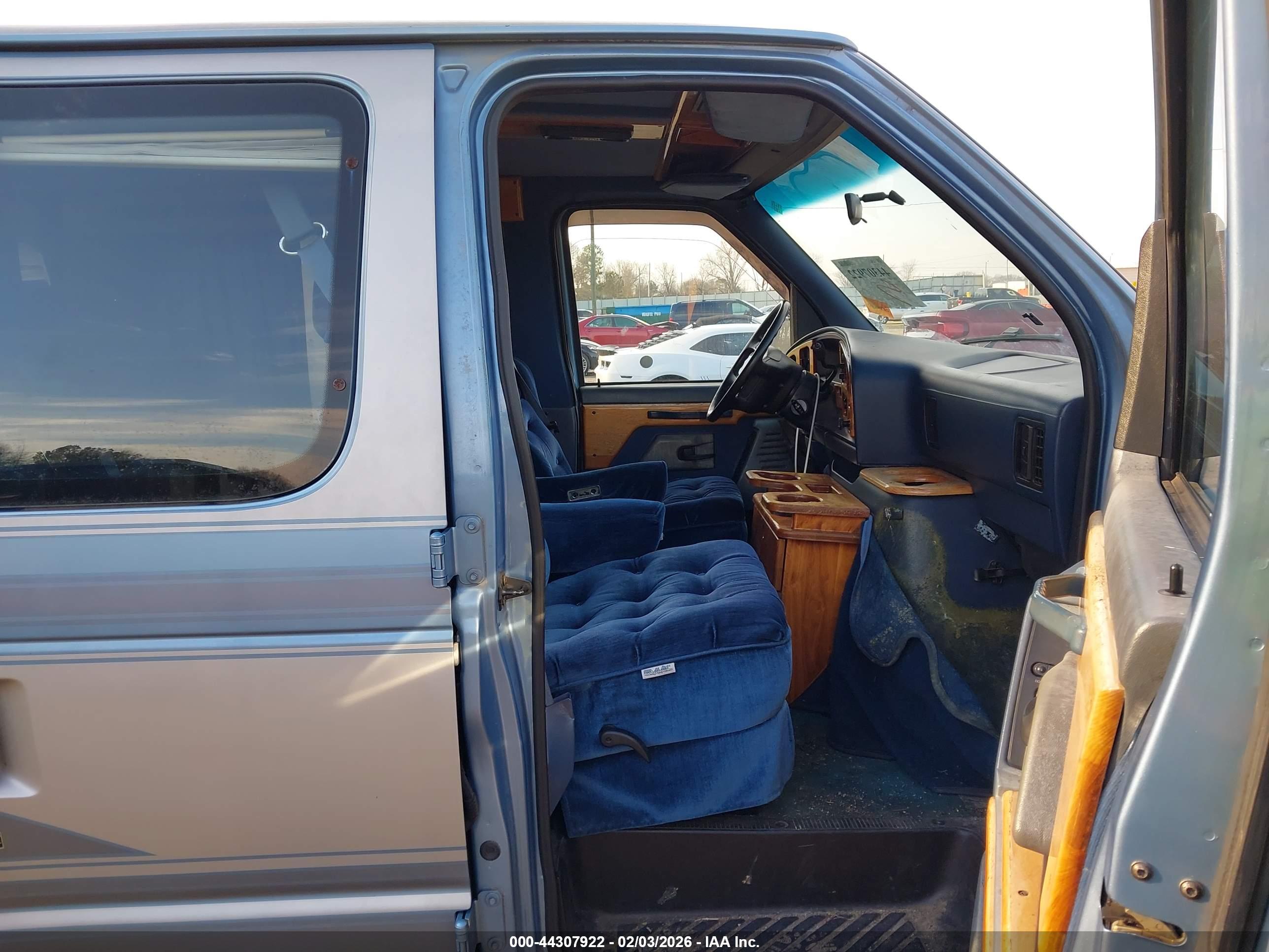 FORD ECONOLINE image 5