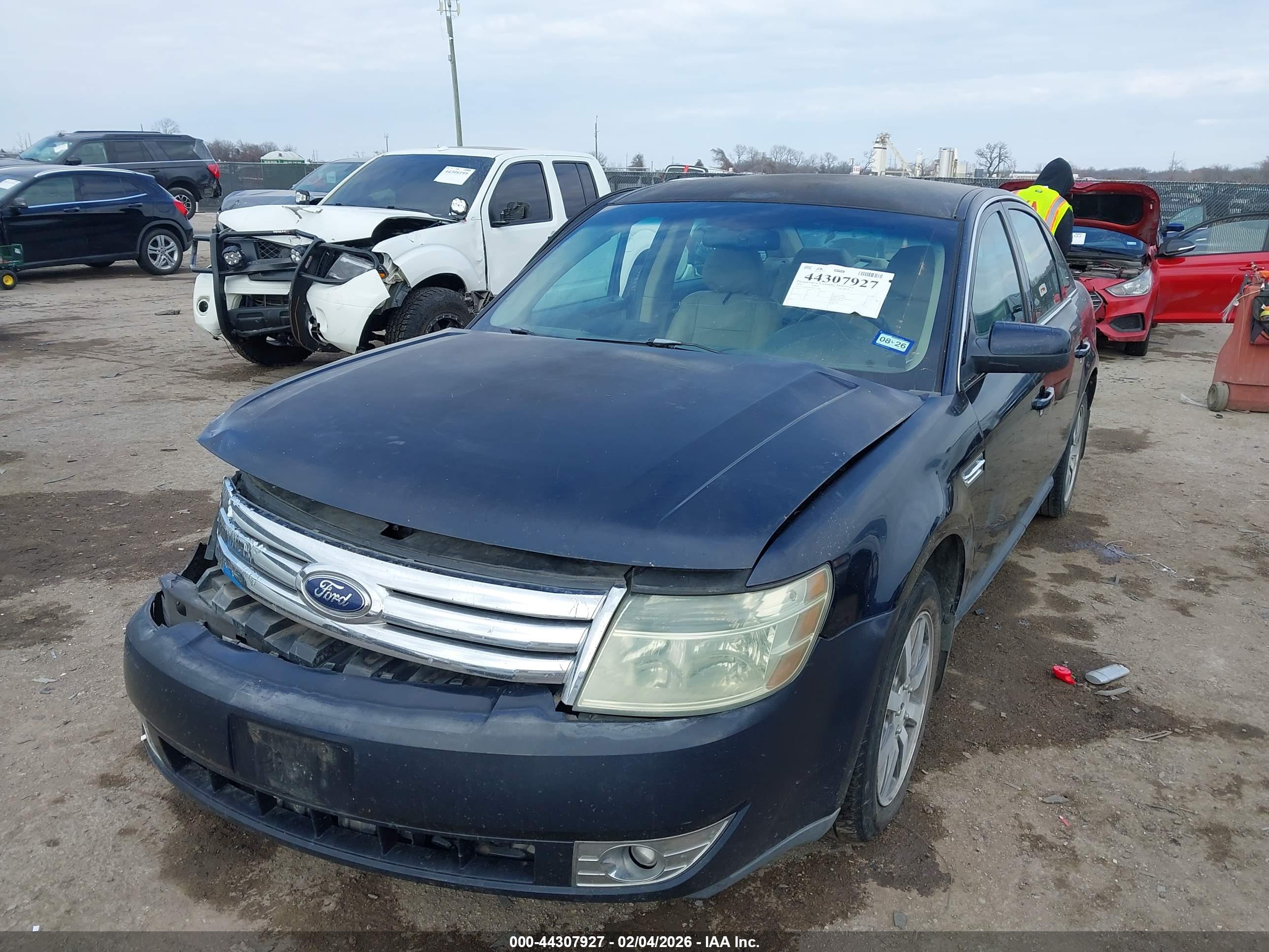 FORD TAURUS image 2