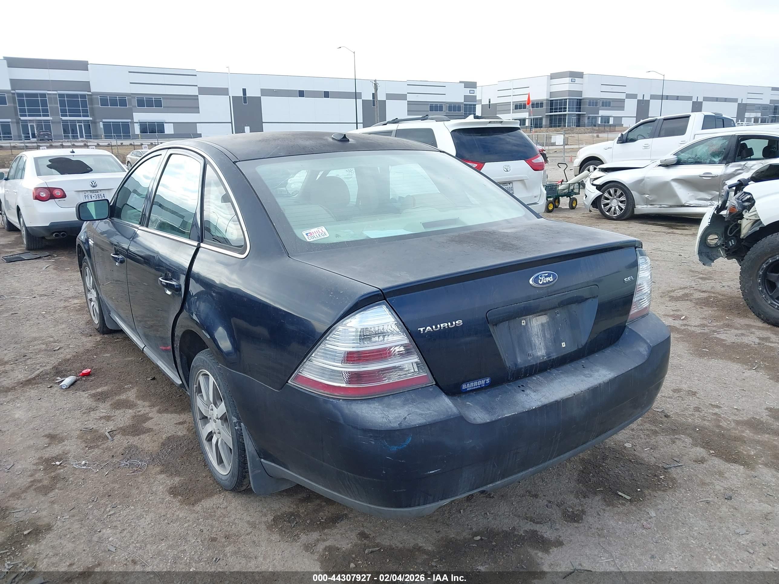 FORD TAURUS image 3