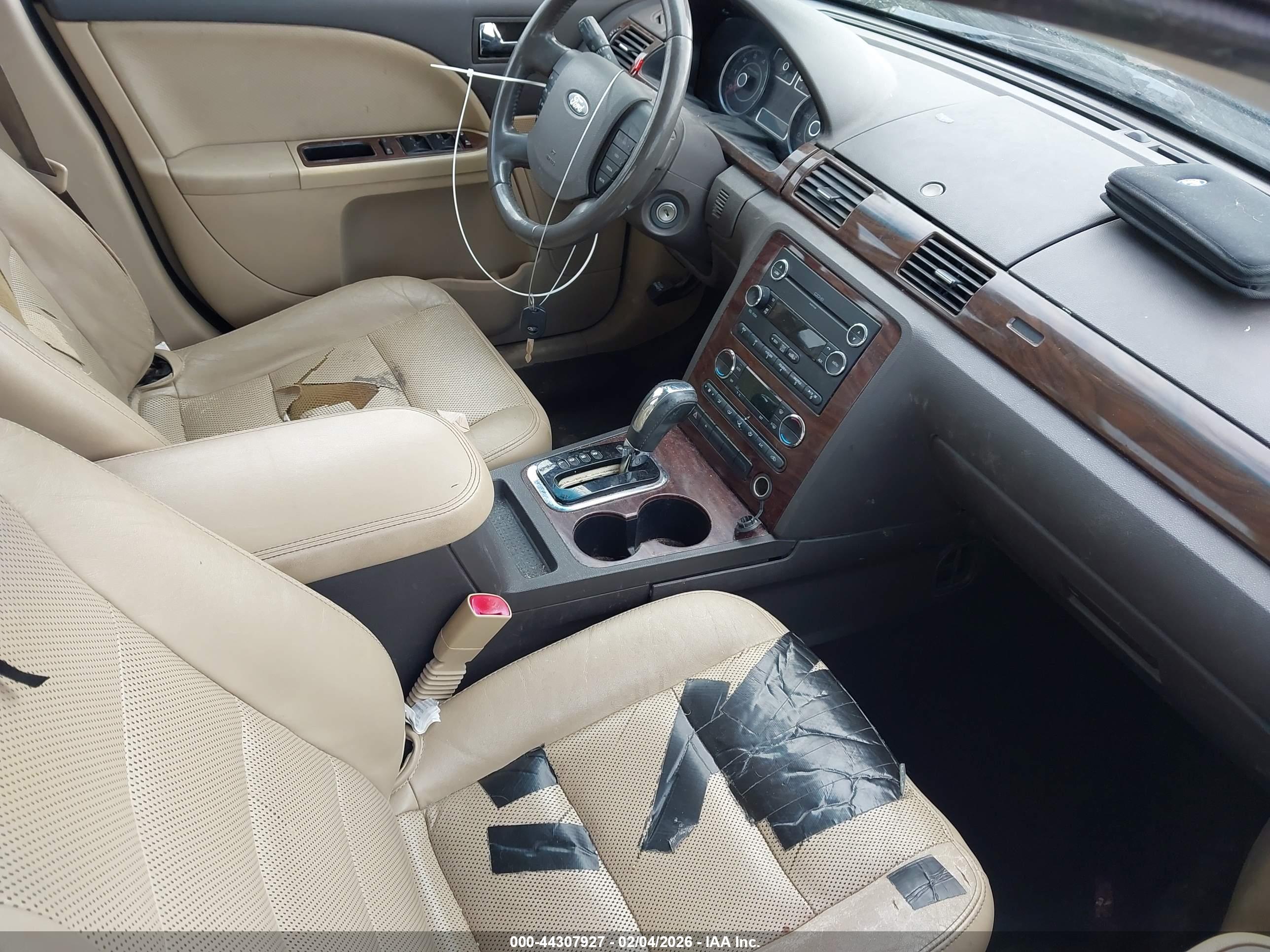 FORD TAURUS image 5