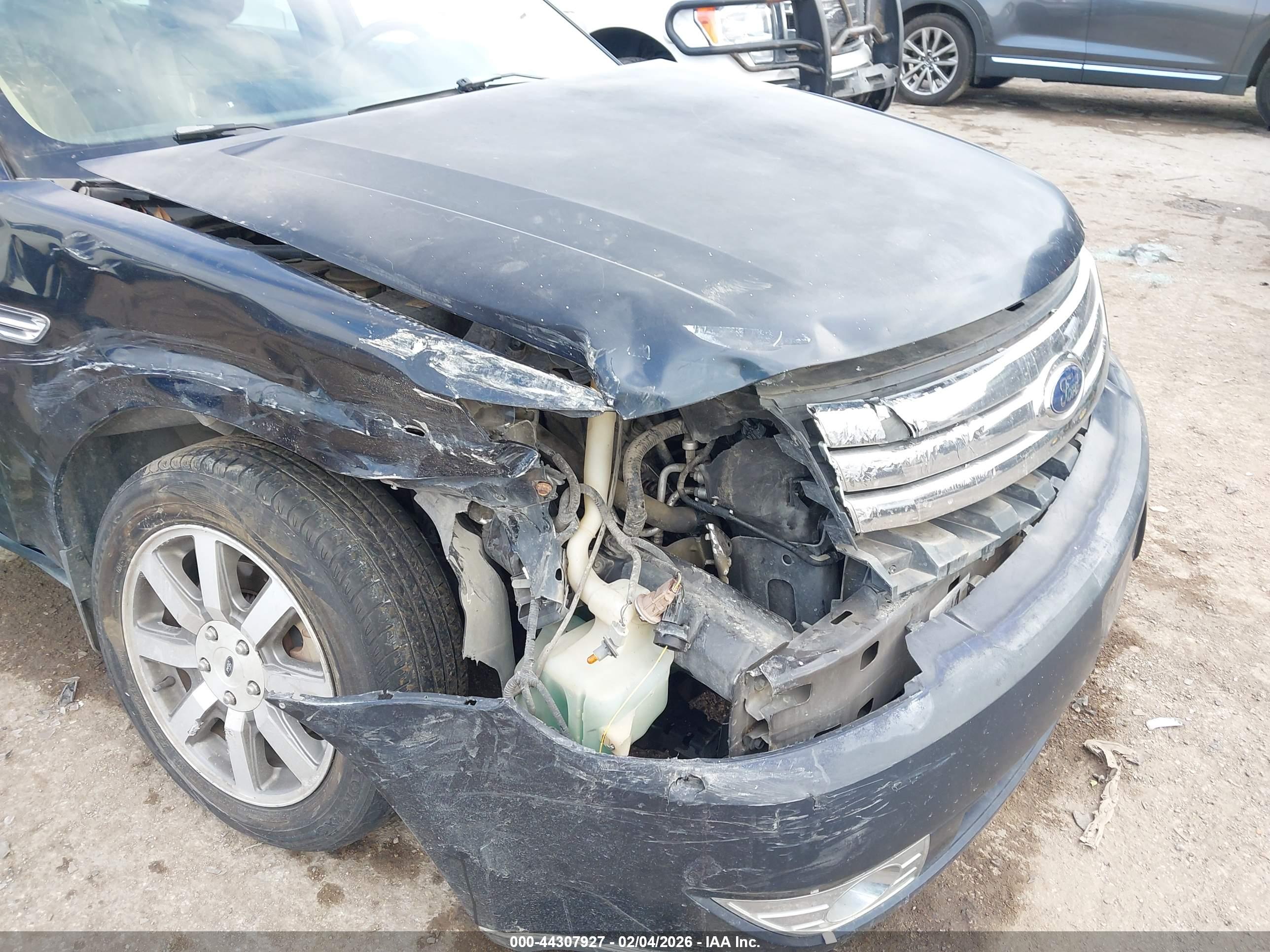 FORD TAURUS image 6