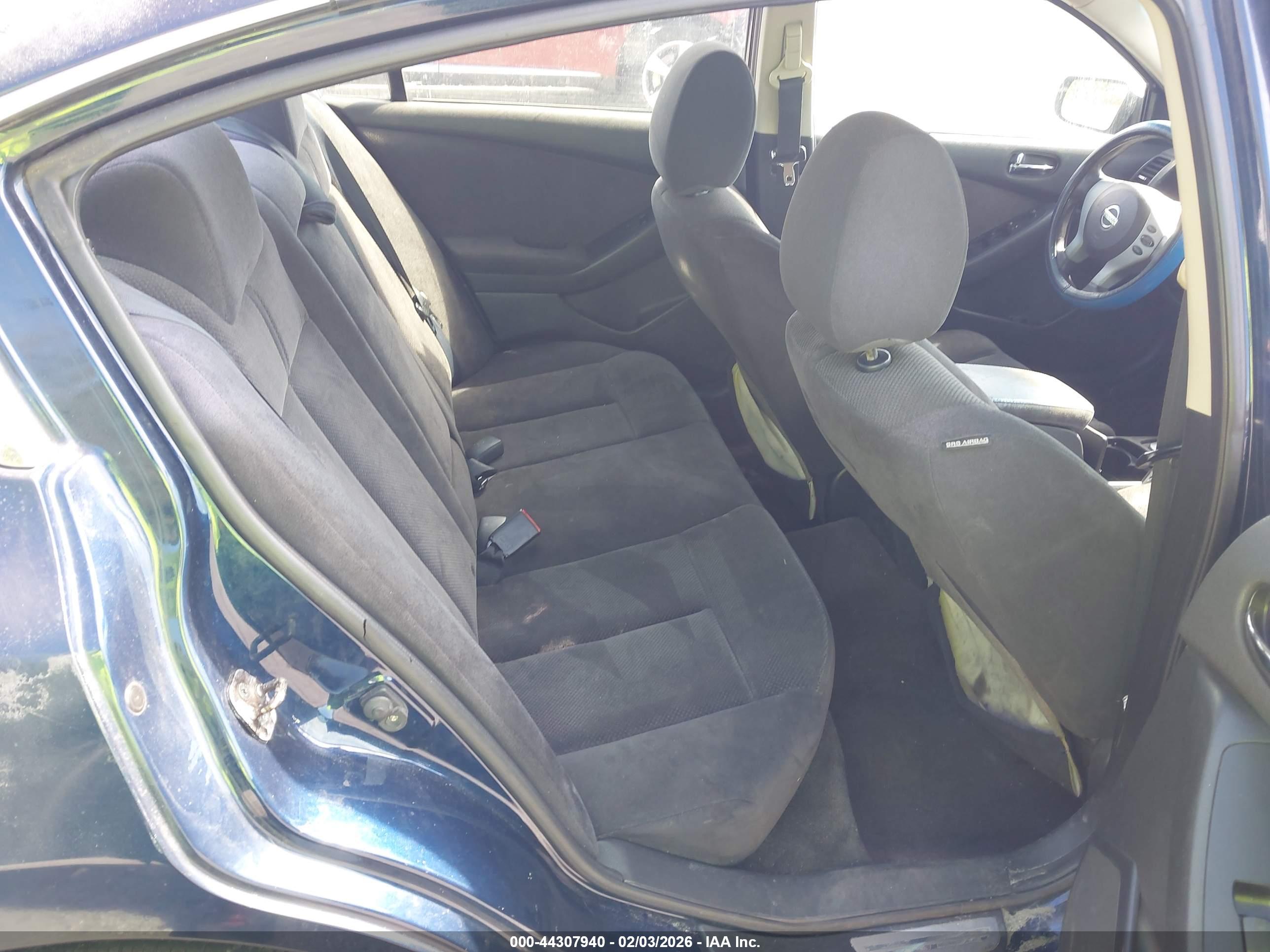 NISSAN ALTIMA image 8