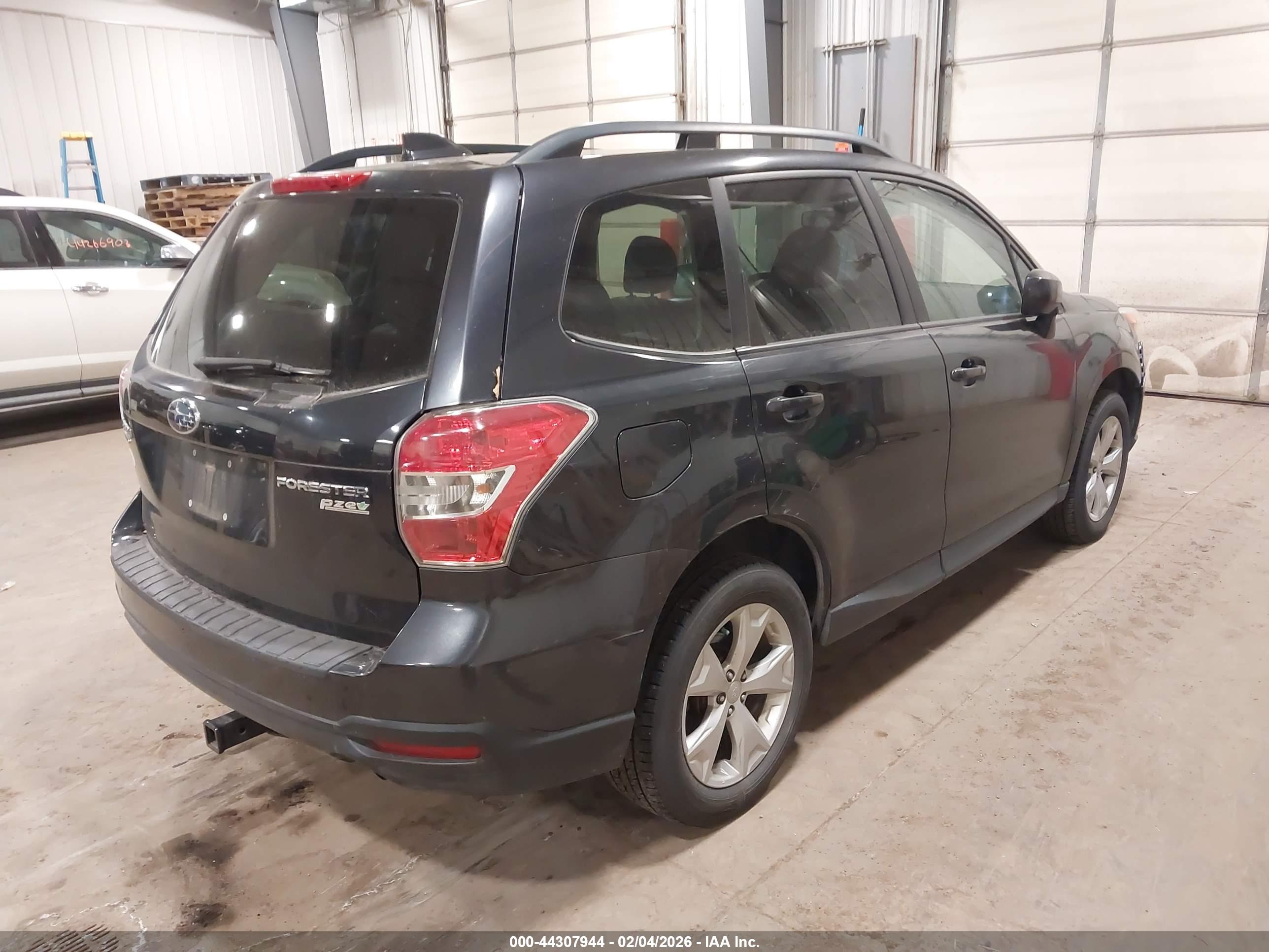 SUBARU FORESTER image 4
