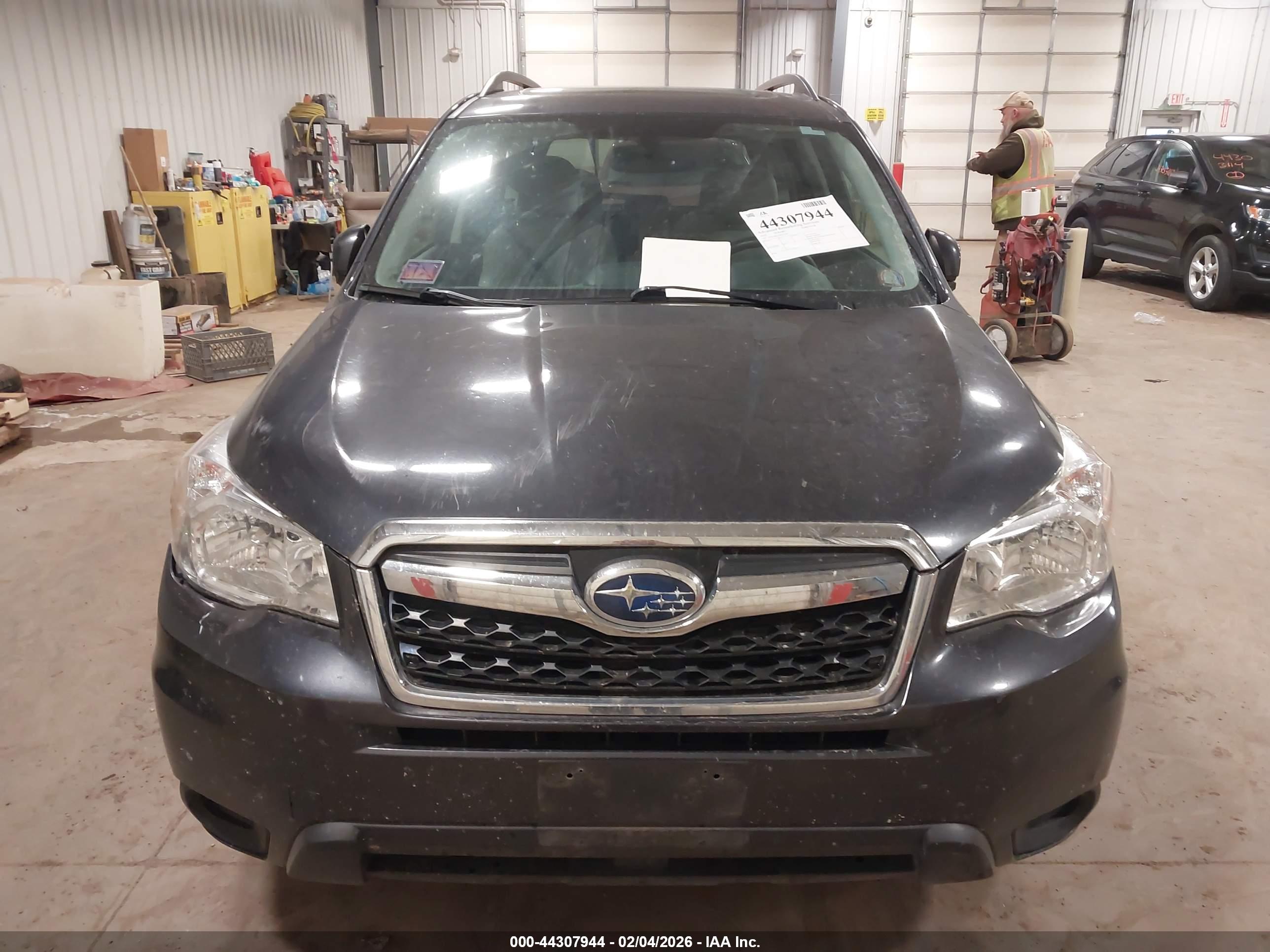 SUBARU FORESTER image 6
