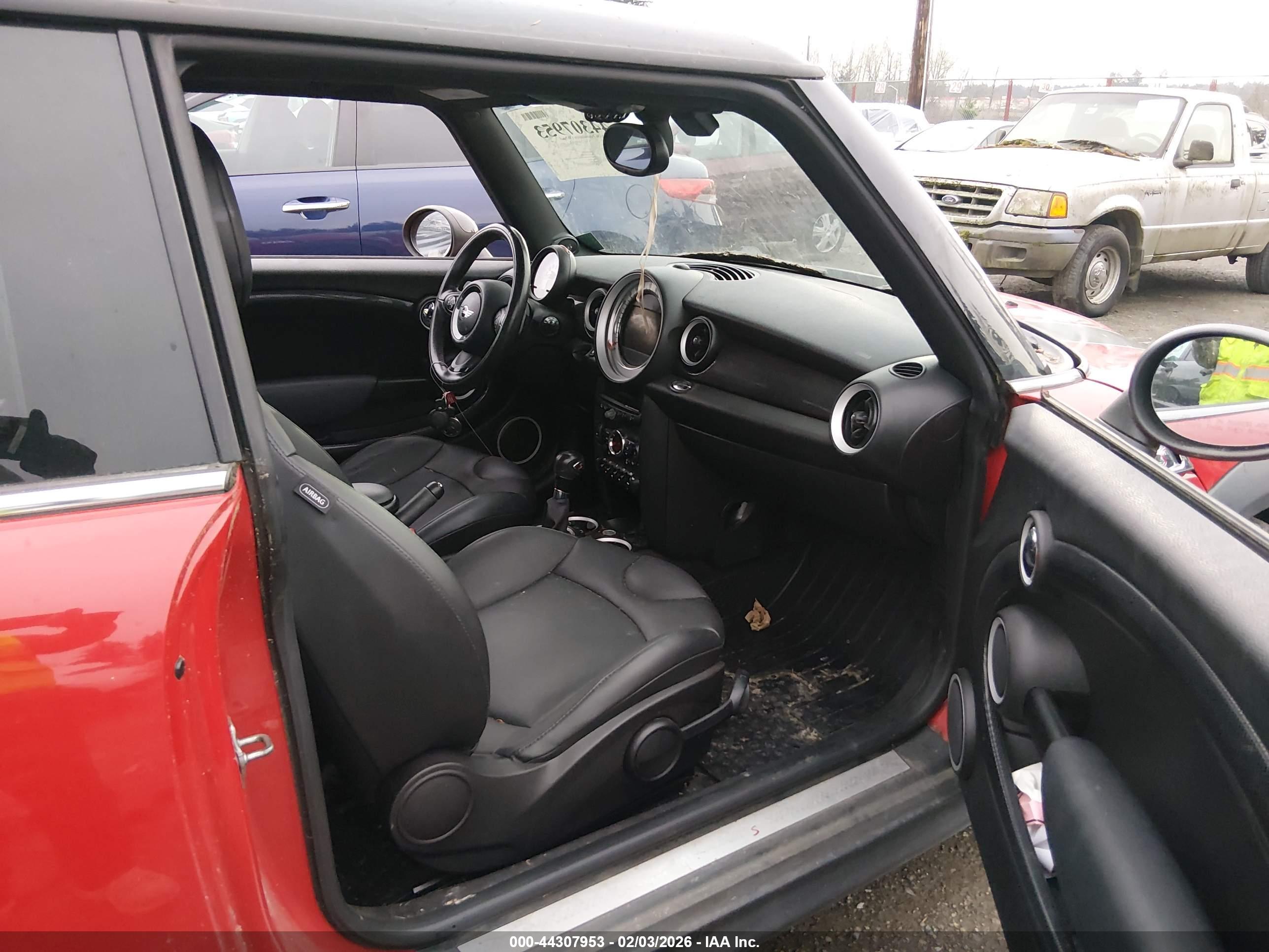 MINI COOPER image 5