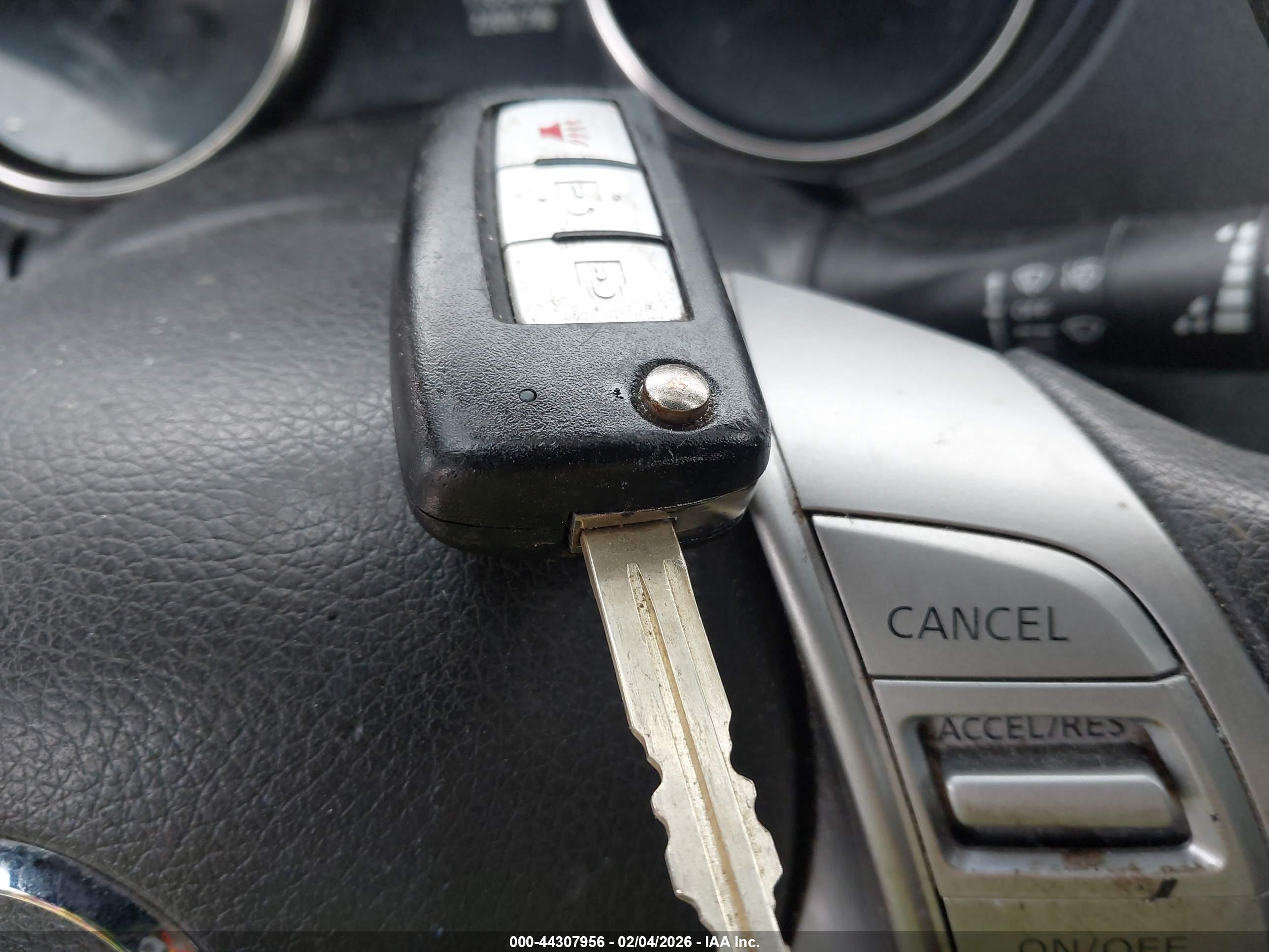 NISSAN ROGUE image 11