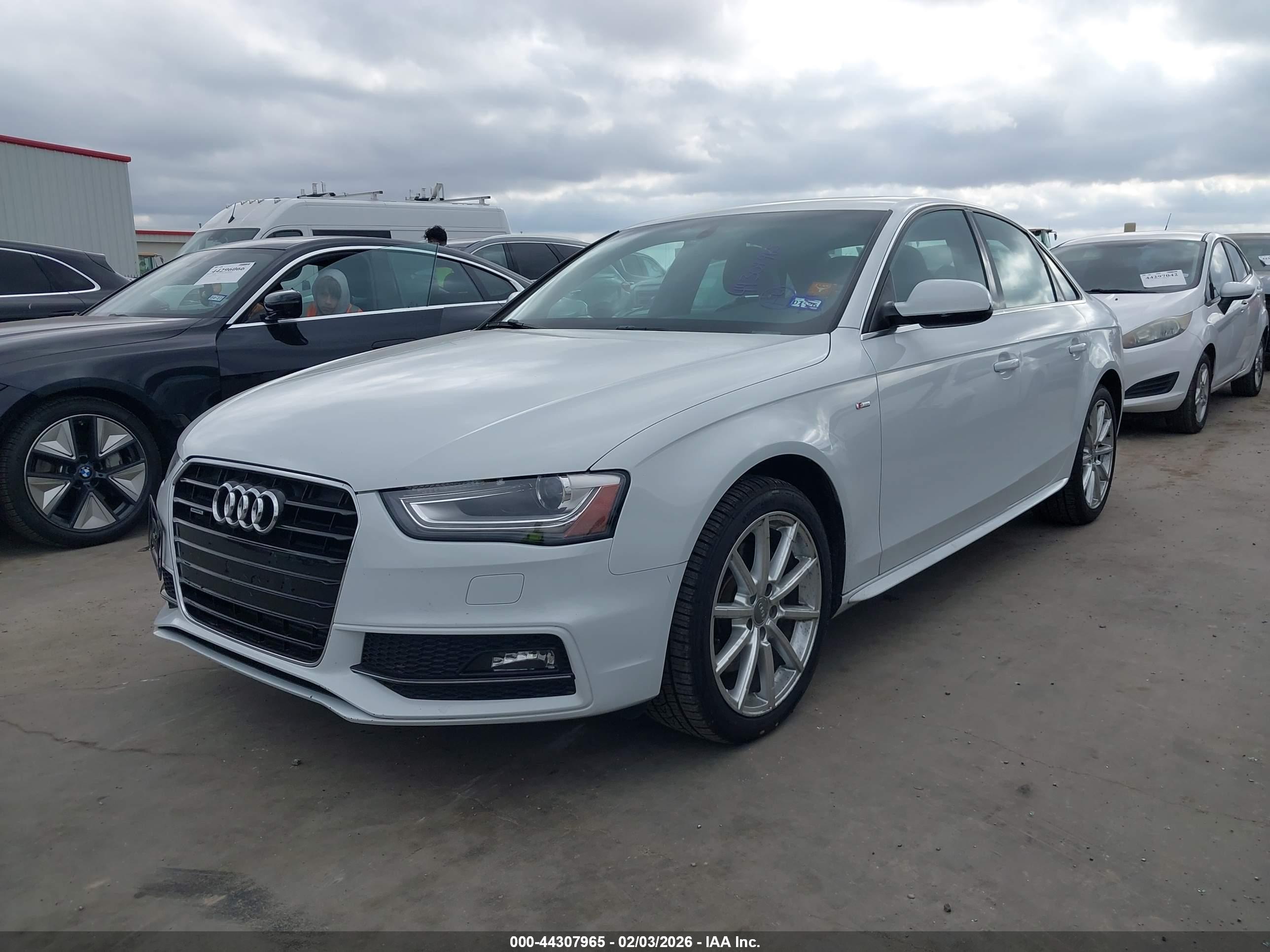 AUDI A4 image 2