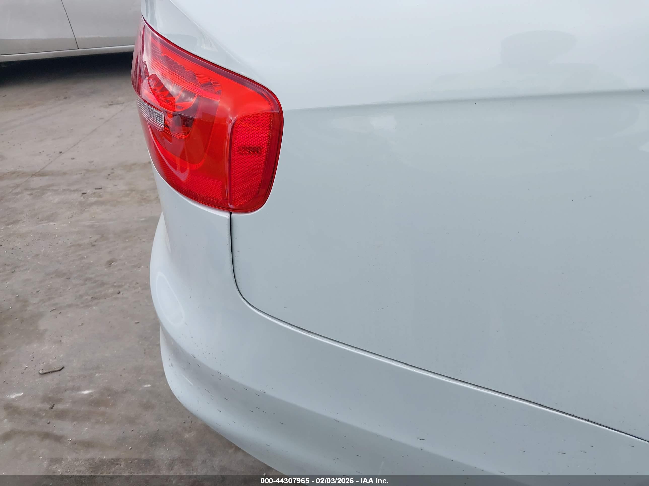 AUDI A4 image 6
