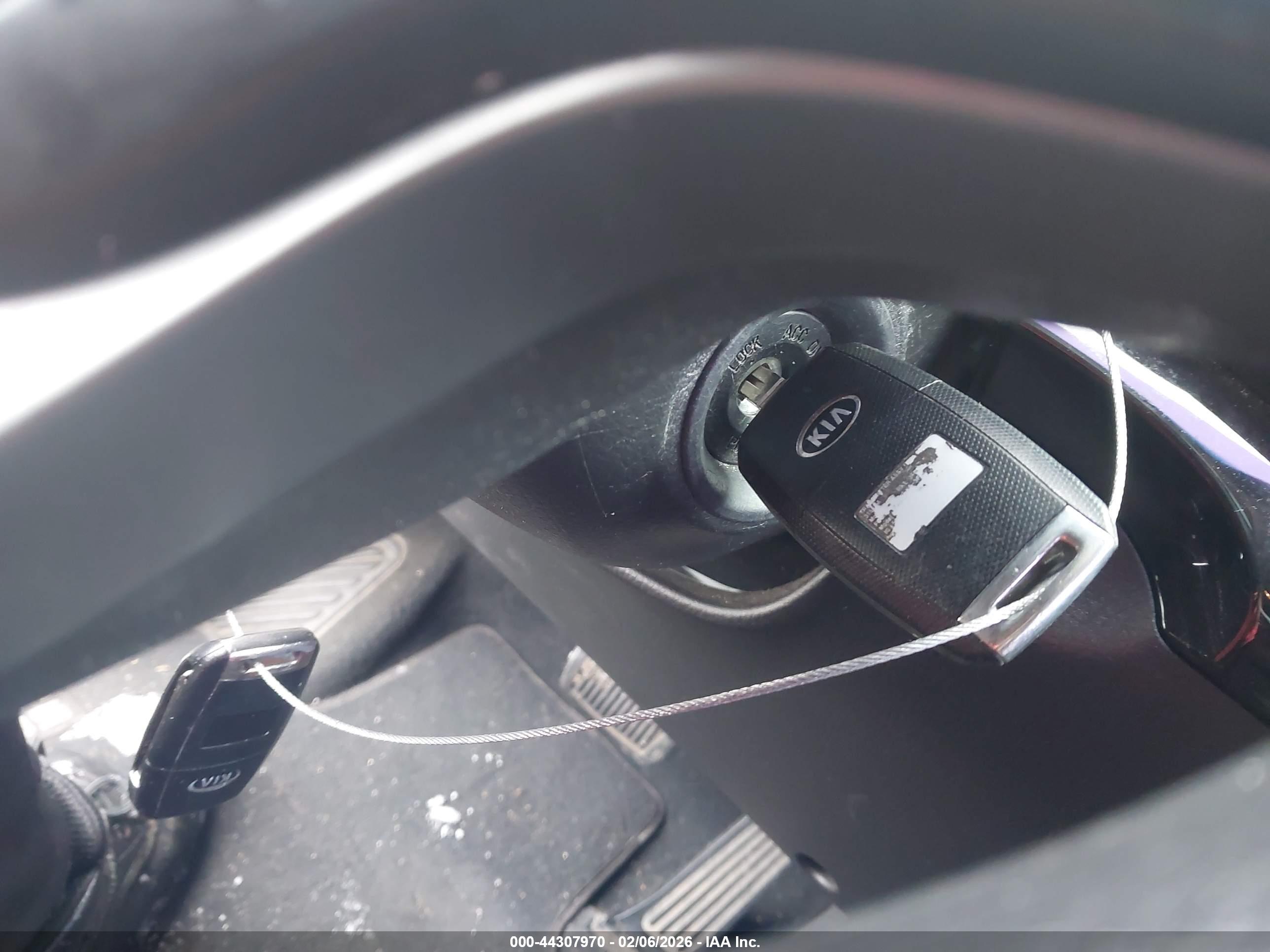 KIA SORENTO image 11