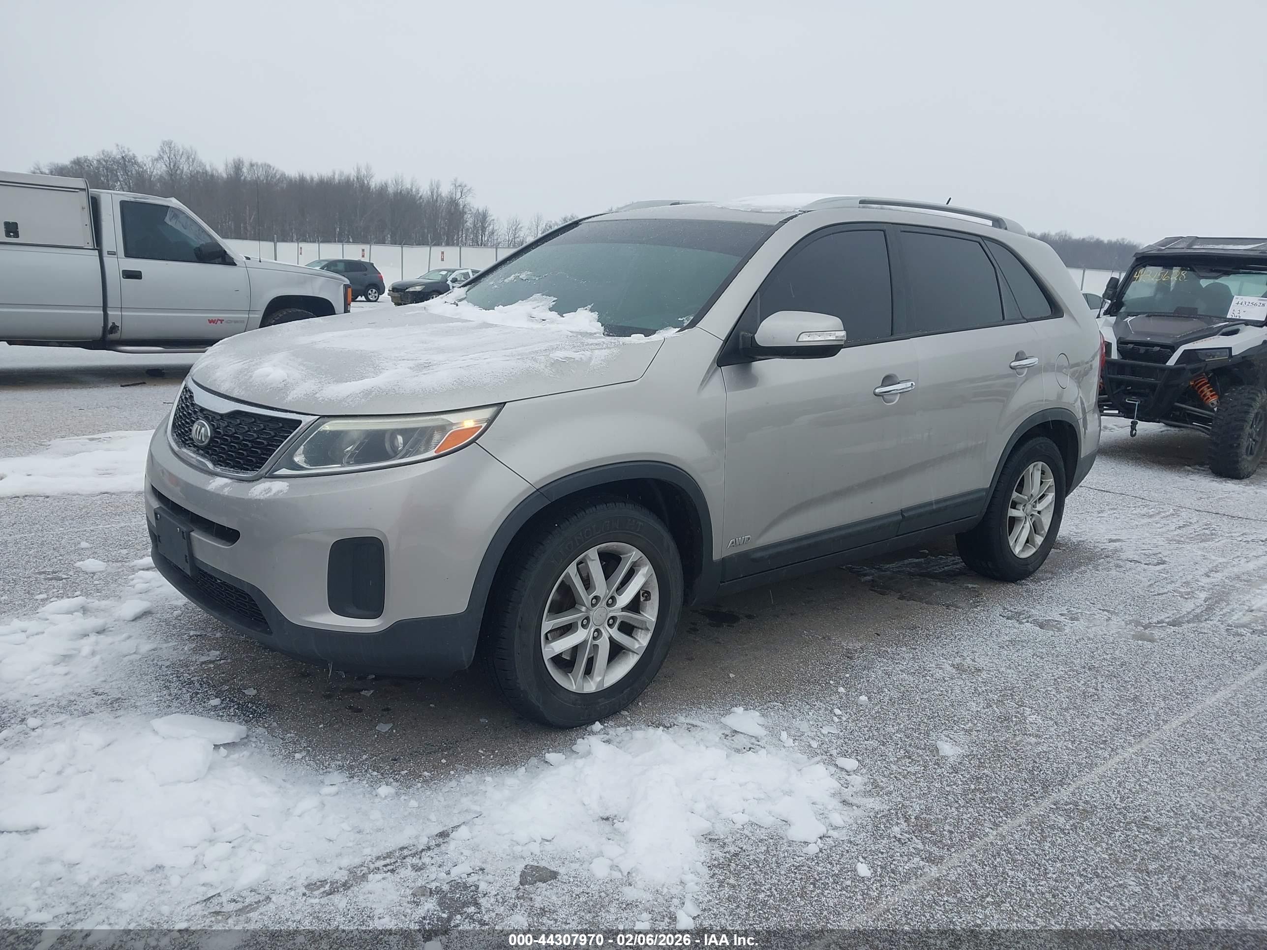 KIA SORENTO image 2