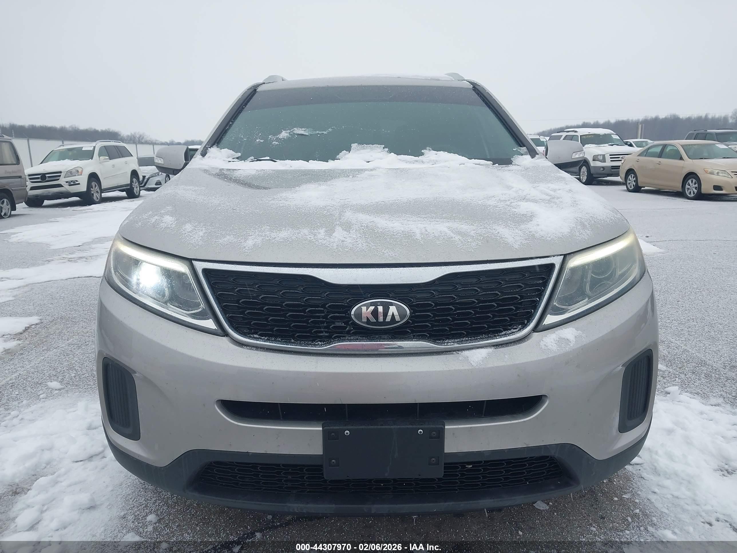 KIA SORENTO image 6