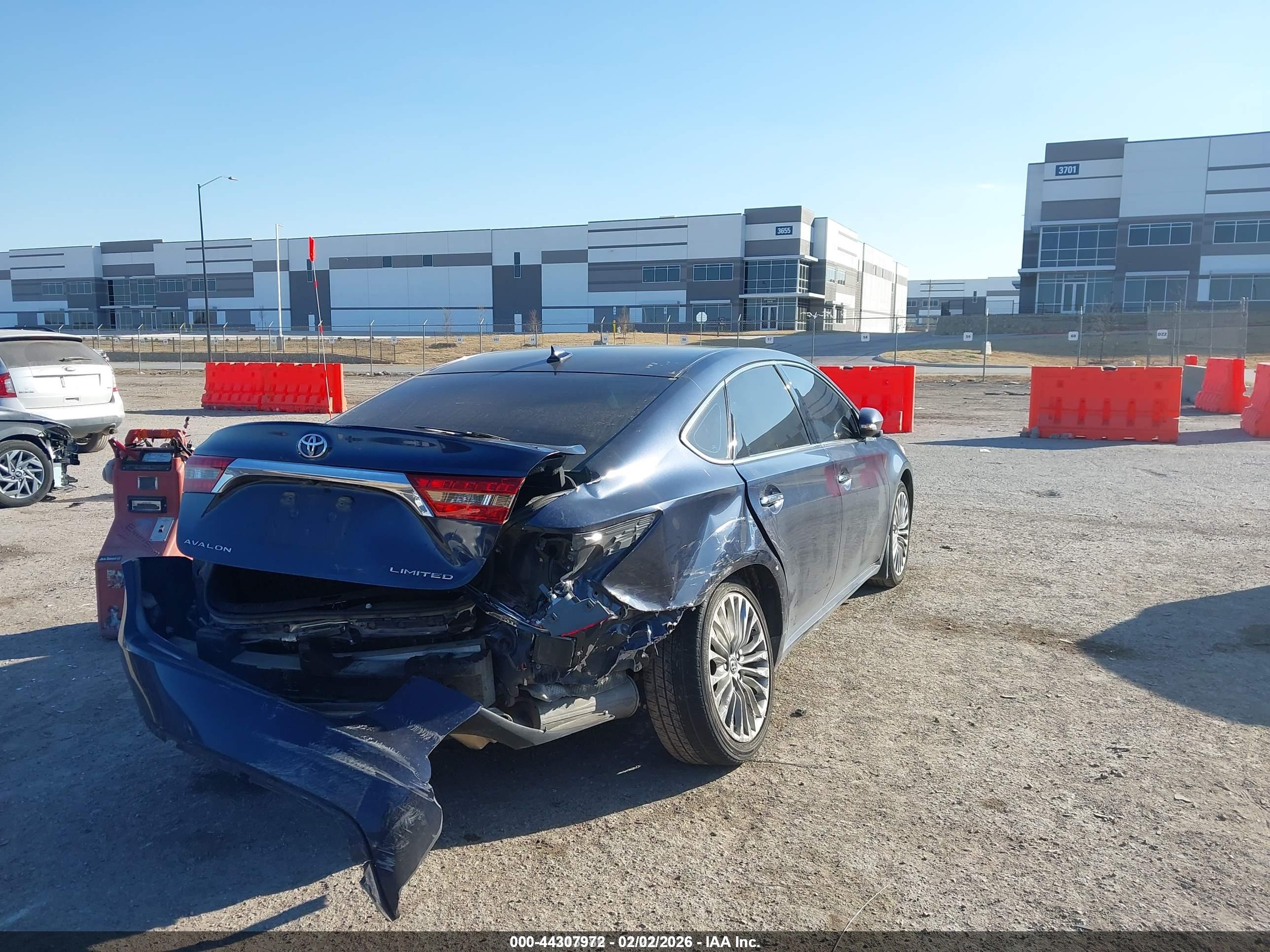 TOYOTA AVALON image 4