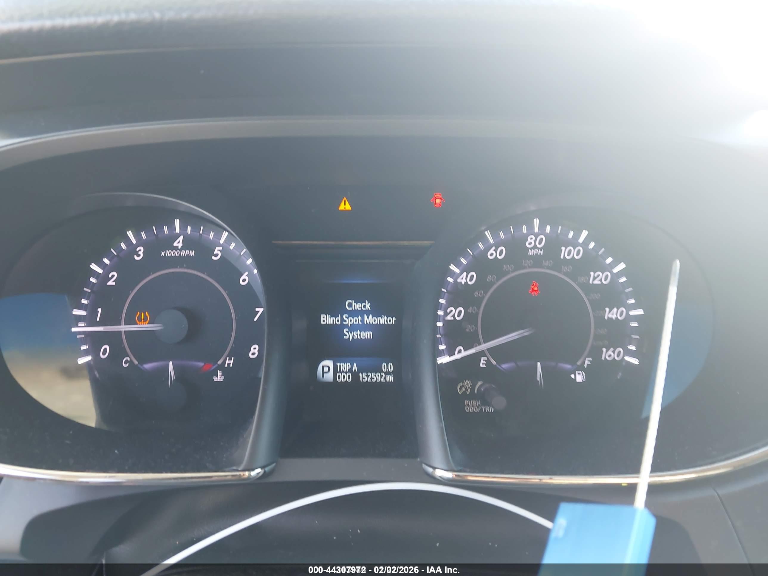 TOYOTA AVALON image 7