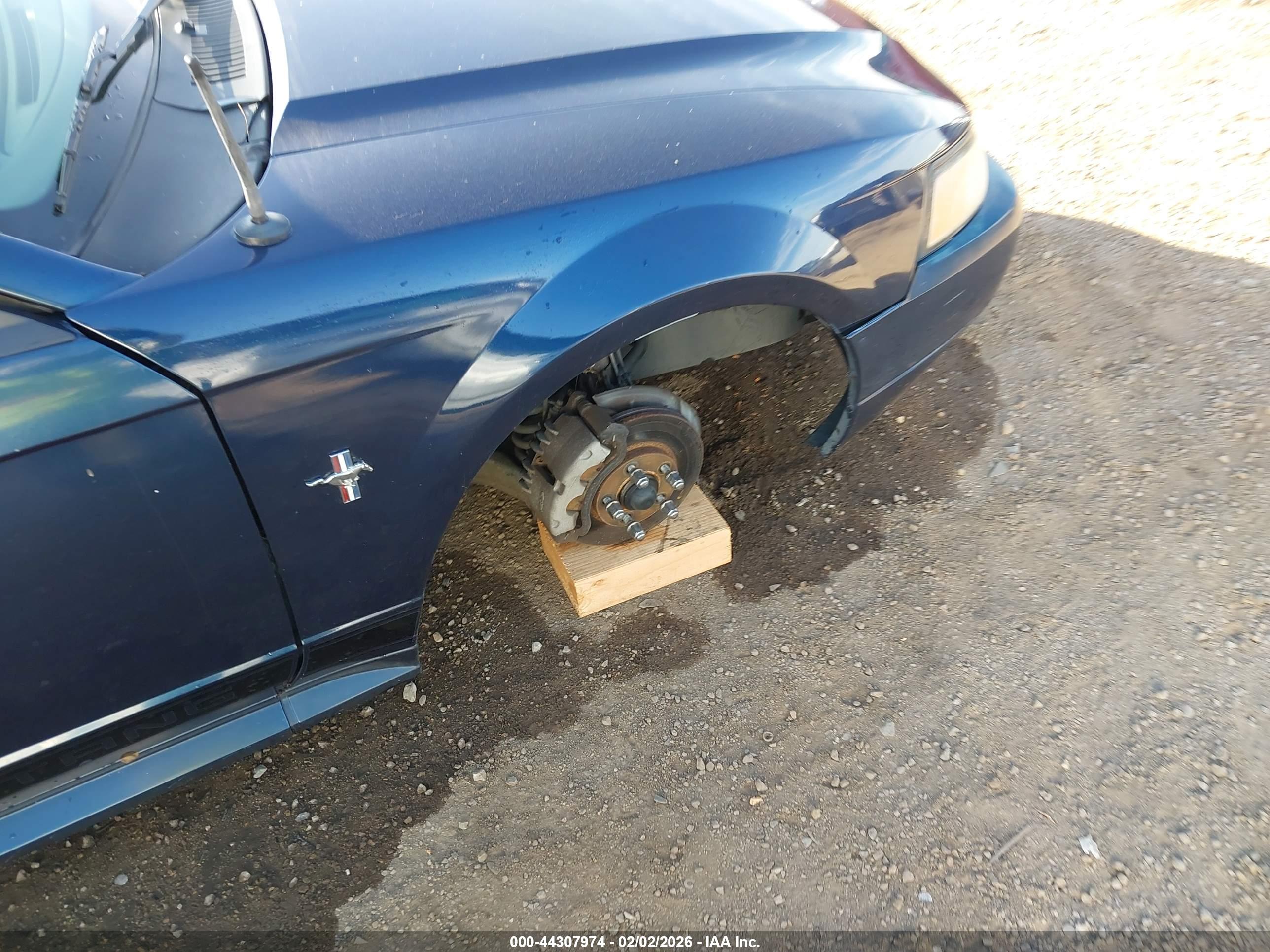 FORD MUSTANG image 6