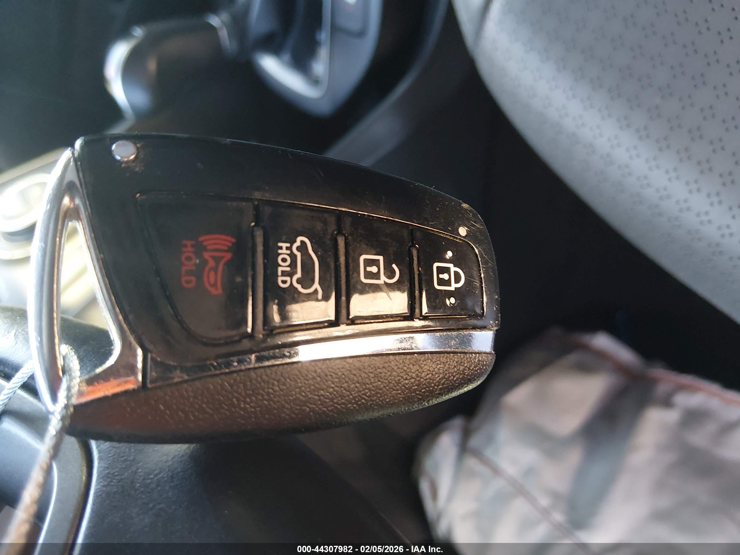 HYUNDAI SANTA image 11