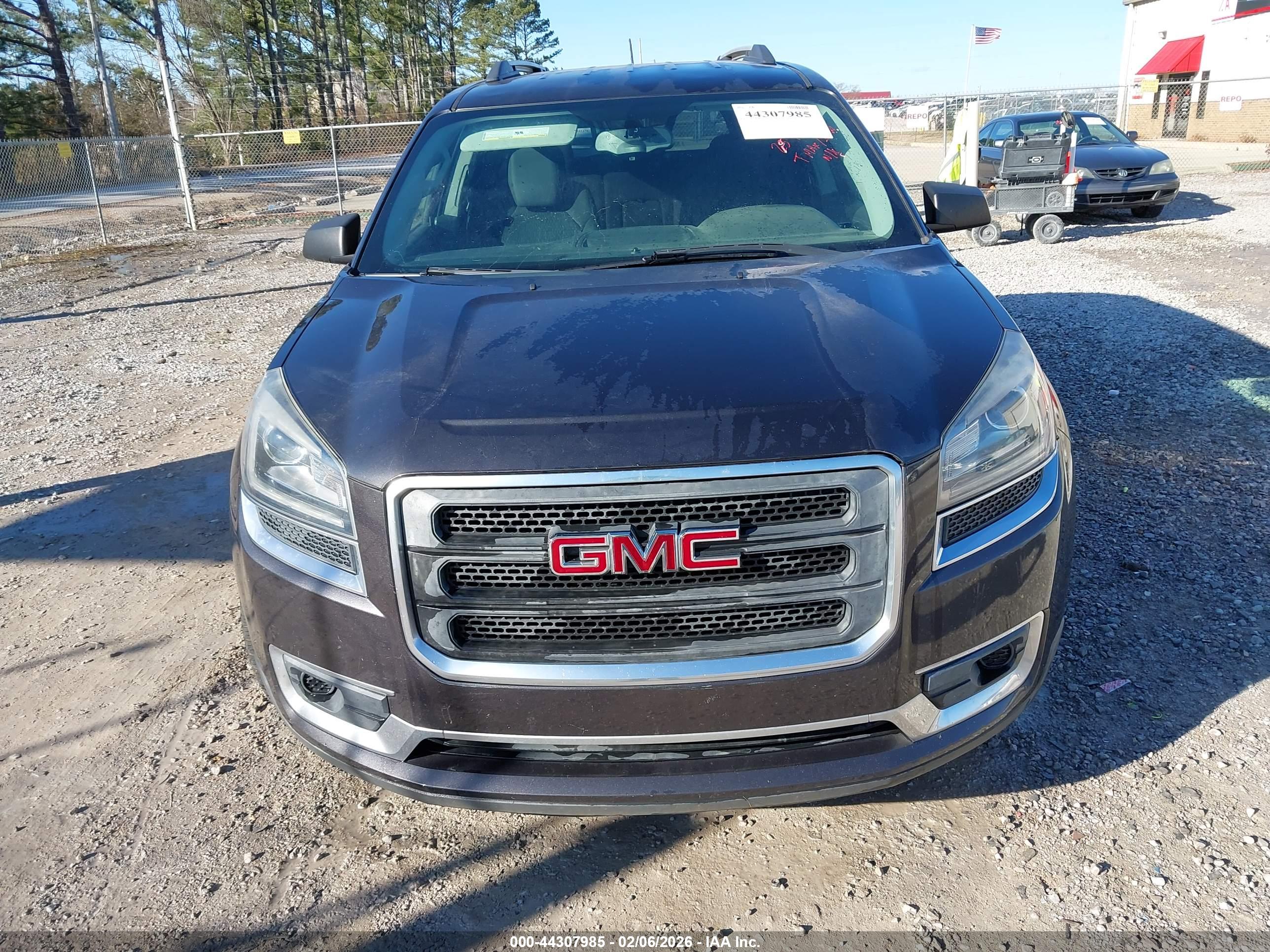 GMC ACADIA image 6