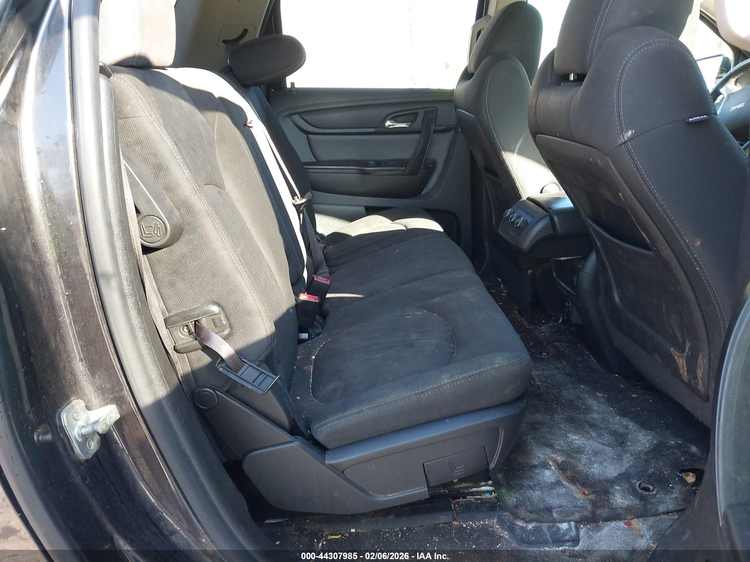 GMC ACADIA image 8