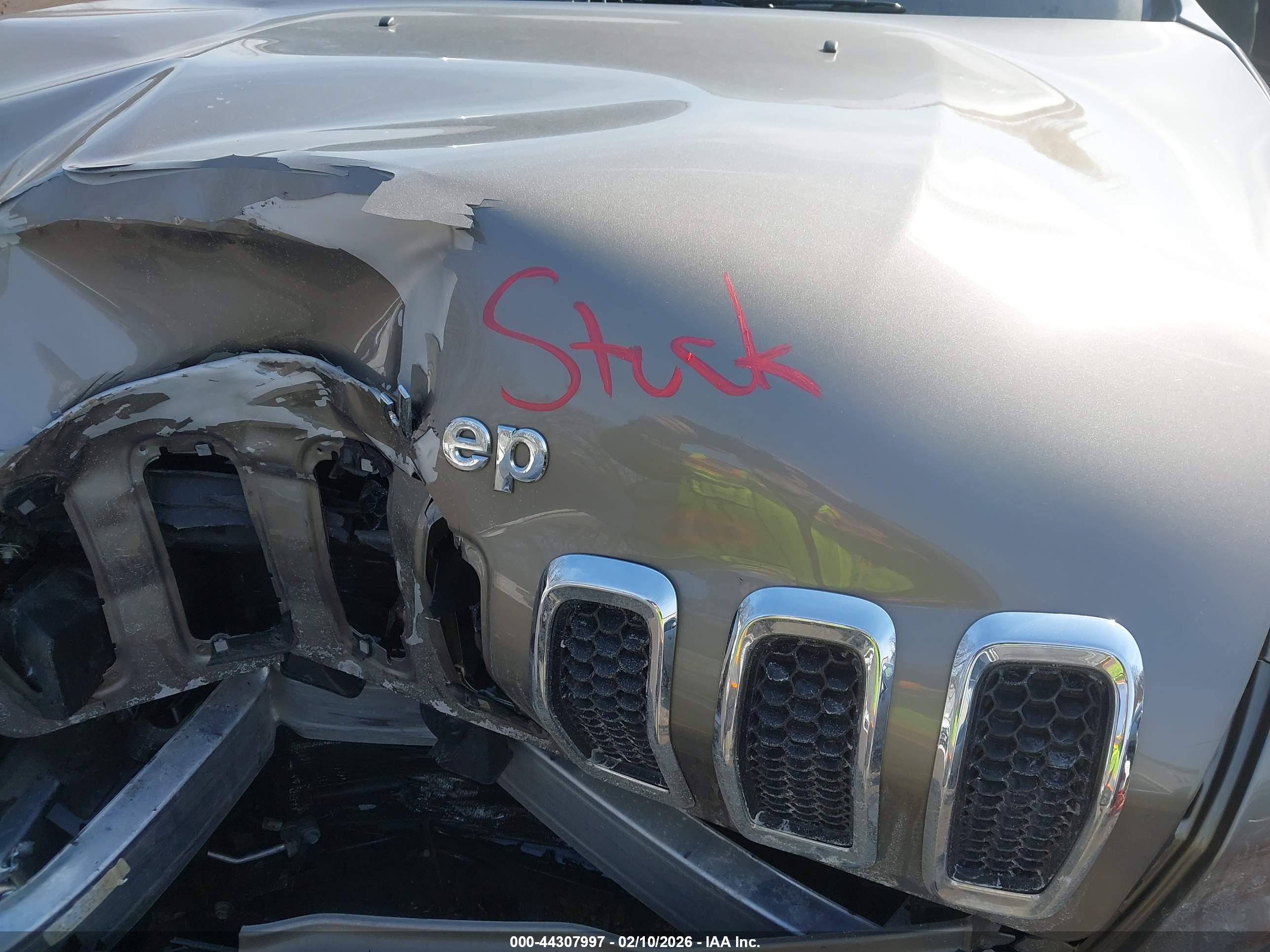 JEEP CHEROKEE image 10