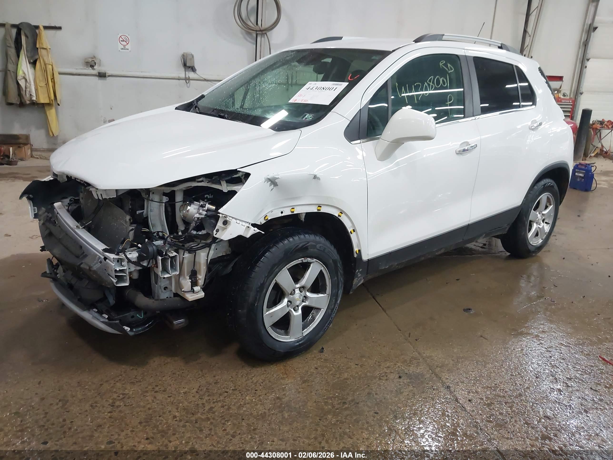 CHEVROLET TRAX image 2
