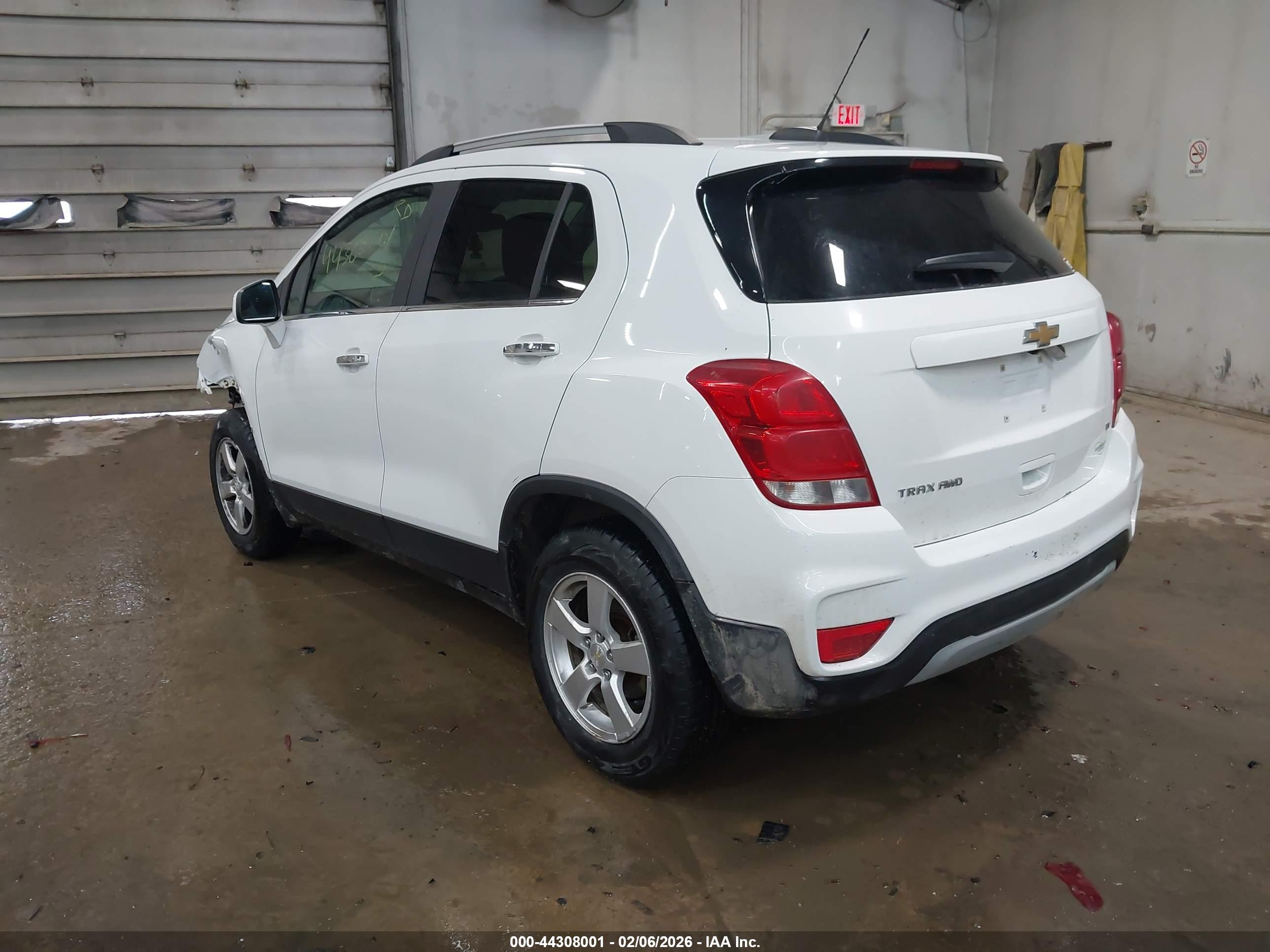 CHEVROLET TRAX image 3