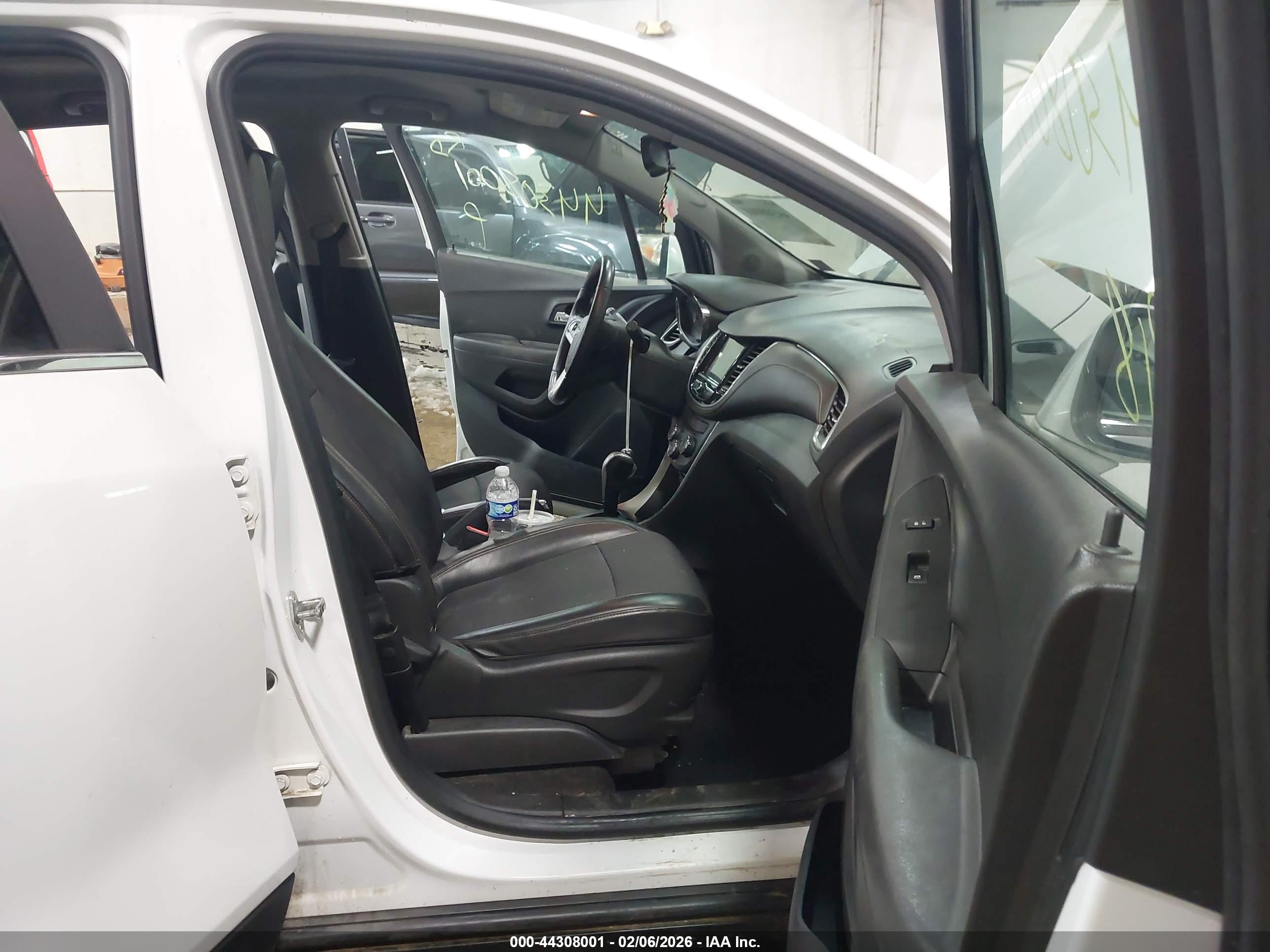 CHEVROLET TRAX image 5