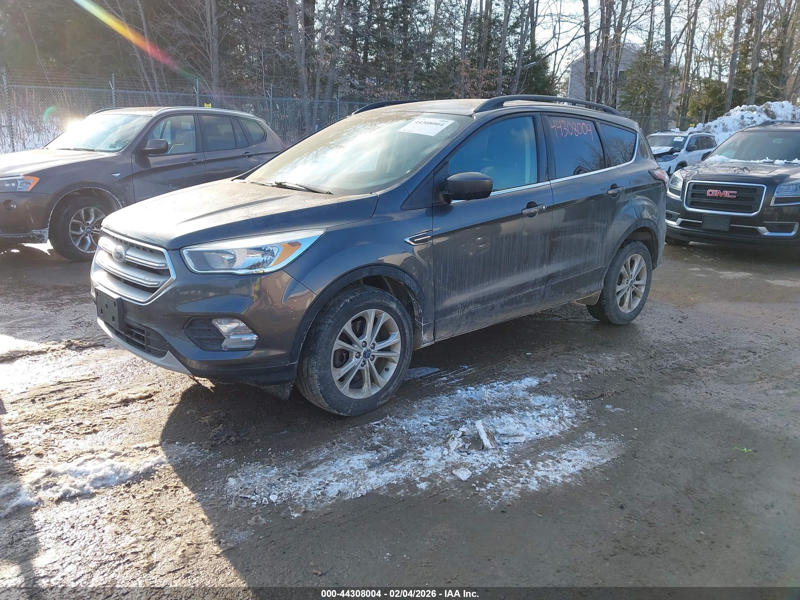 FORD ESCAPE image 2