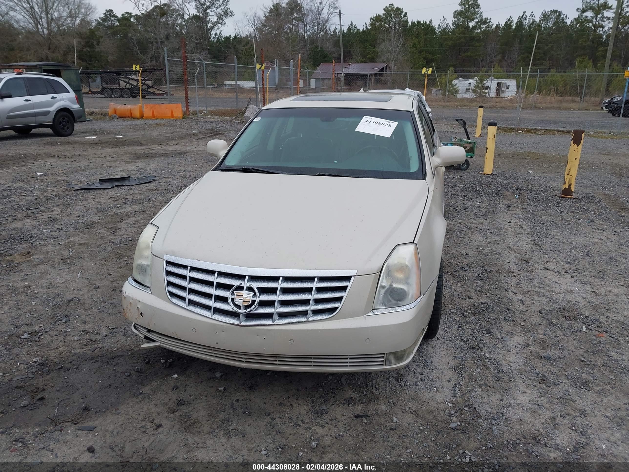 CADILLAC DTS image 6