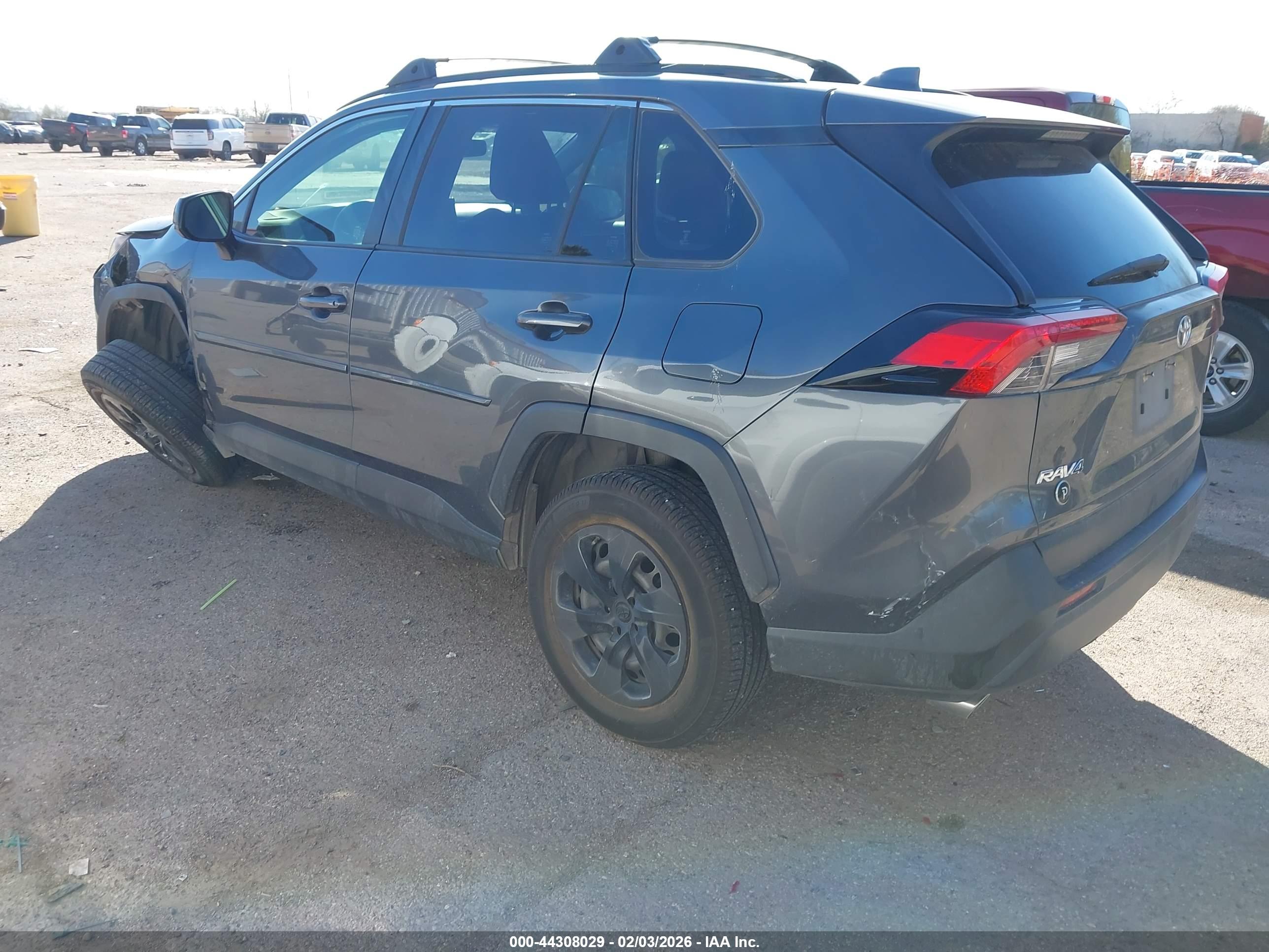 TOYOTA RAV4 image 3