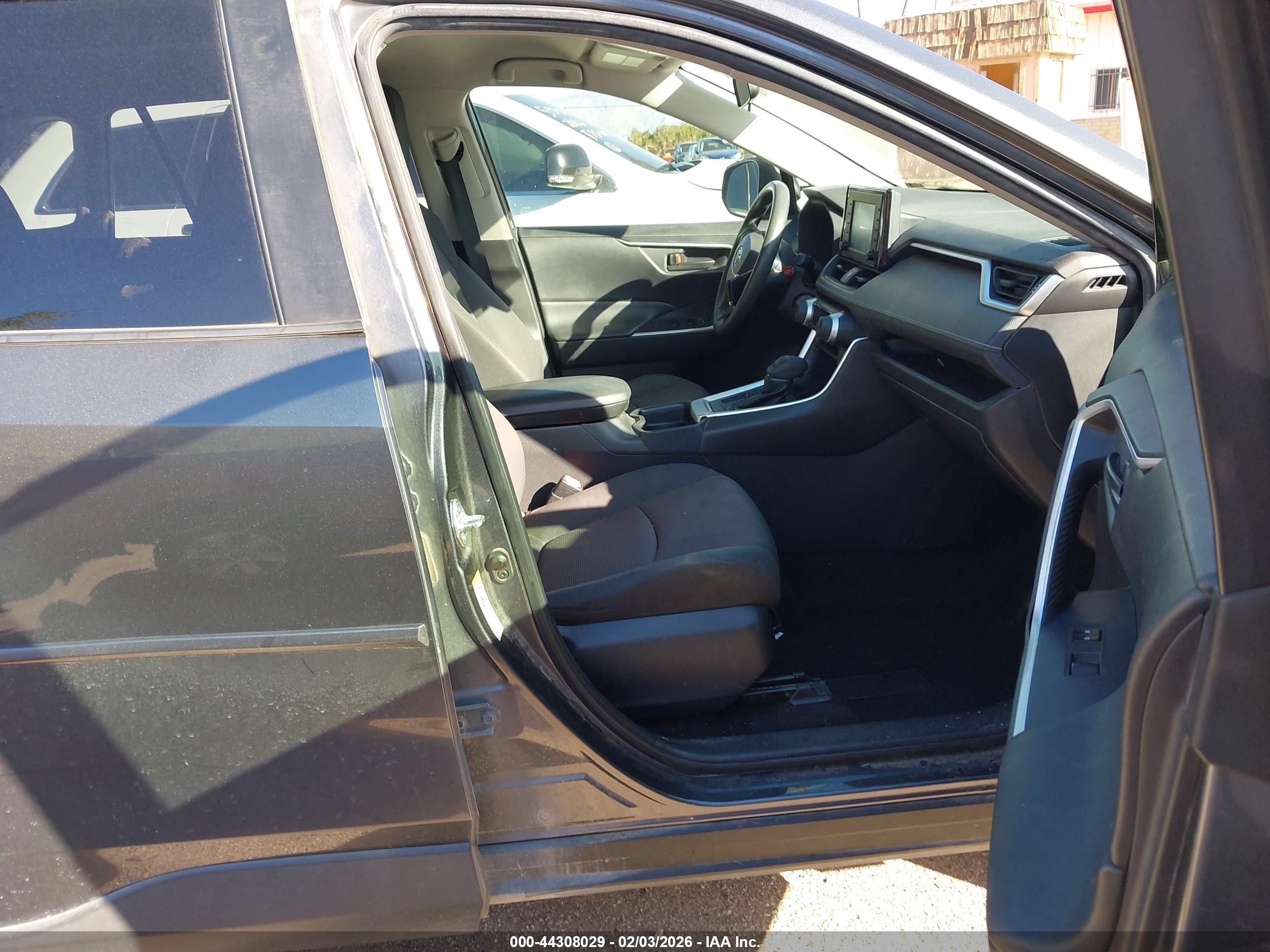 TOYOTA RAV4 image 5
