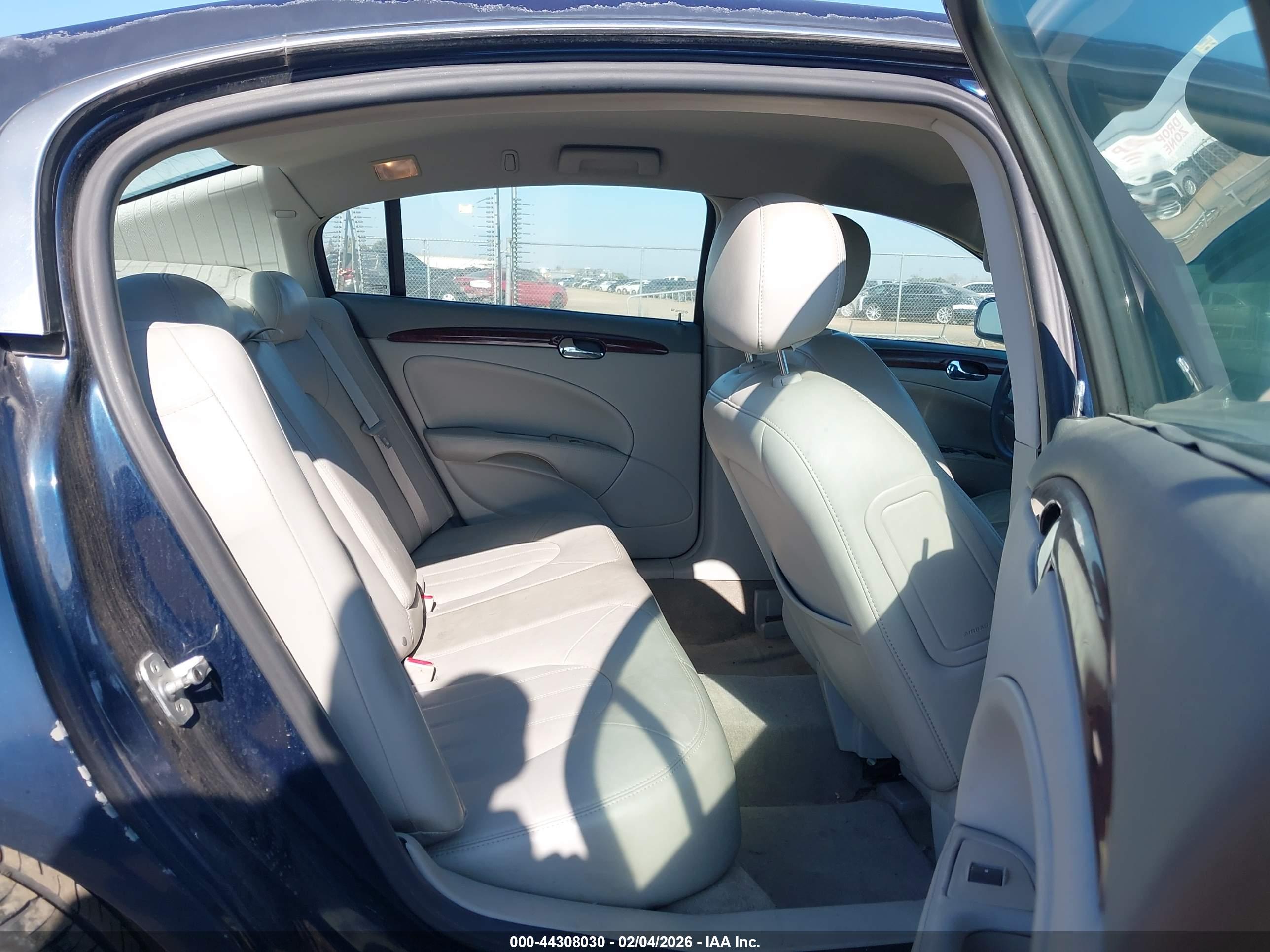 BUICK LUCERNE image 8