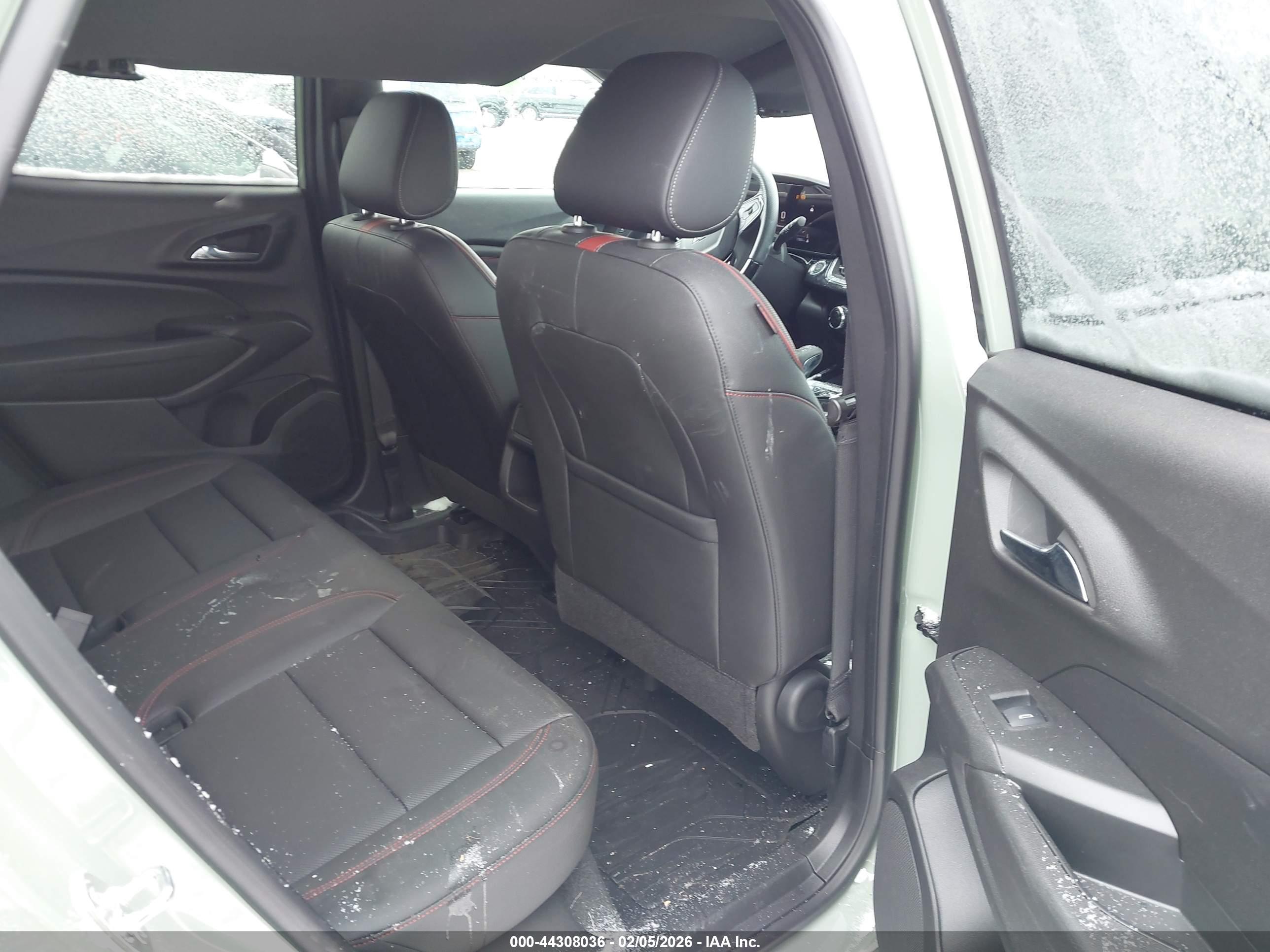 CHEVROLET TRAX image 8