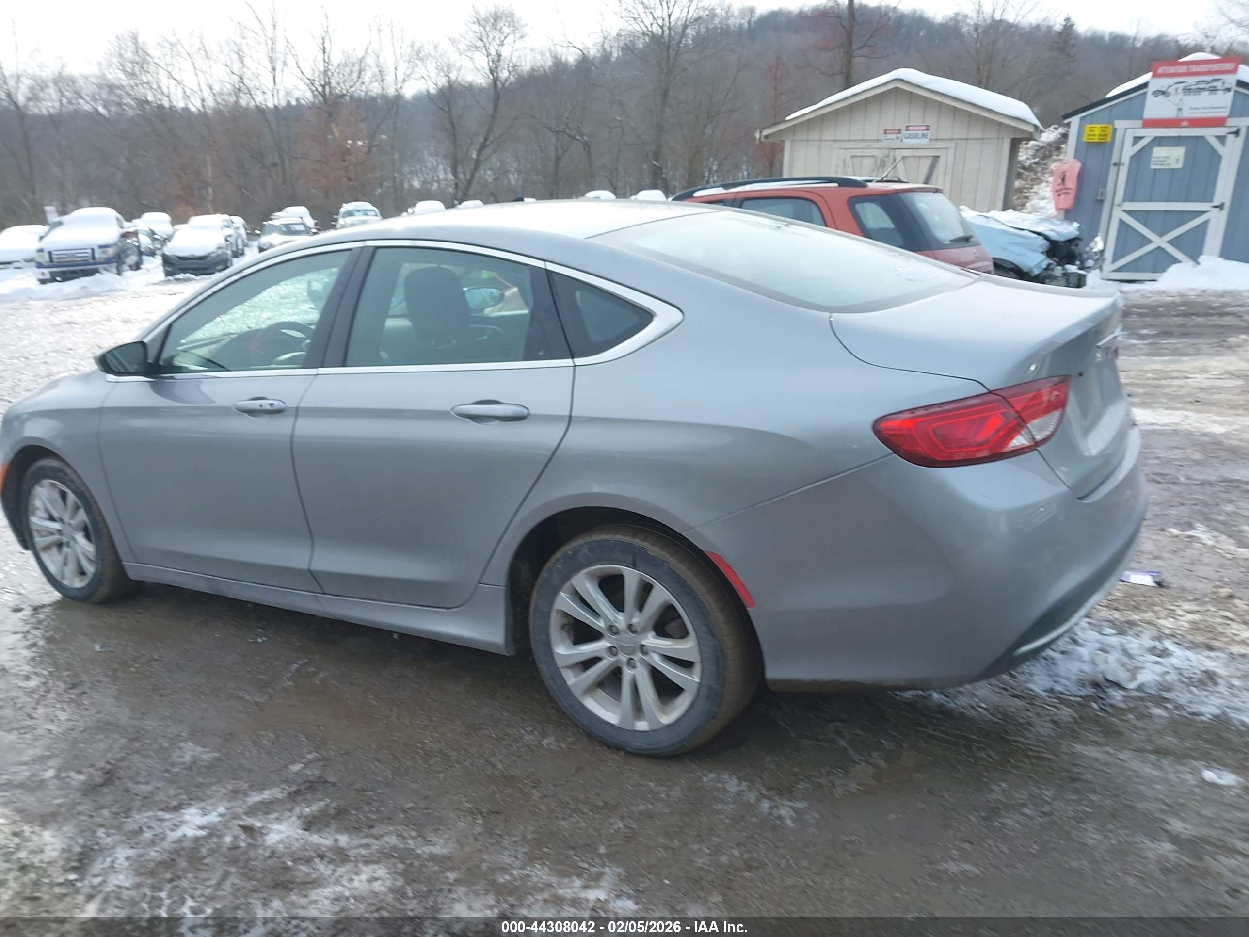 CHRYSLER 200 image 3